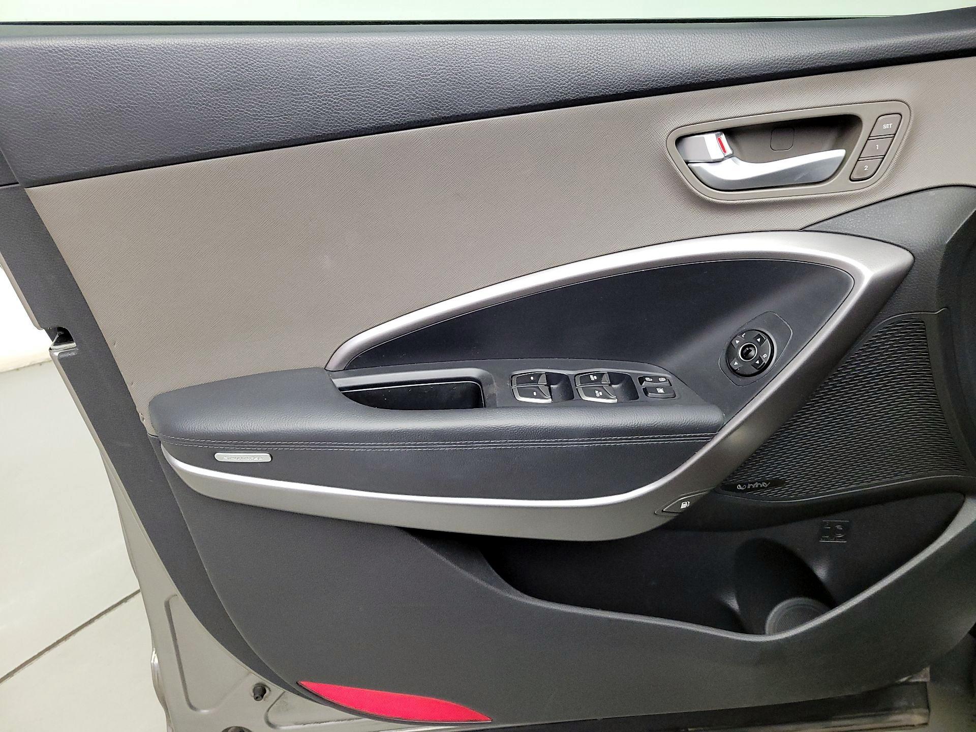 Thumbnail: 2015 Hyundai Santa Fe - 12