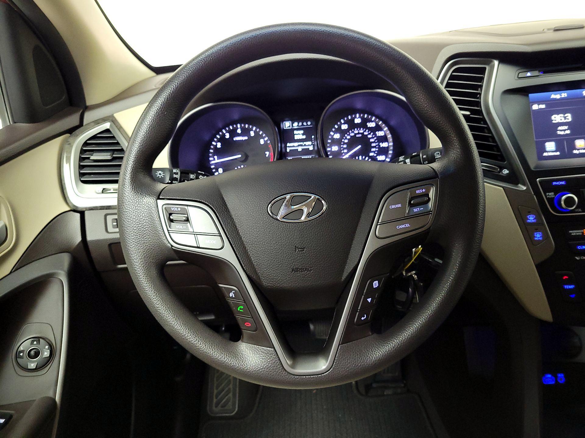 Thumbnail: 2017 Hyundai Santa Fe - 10
