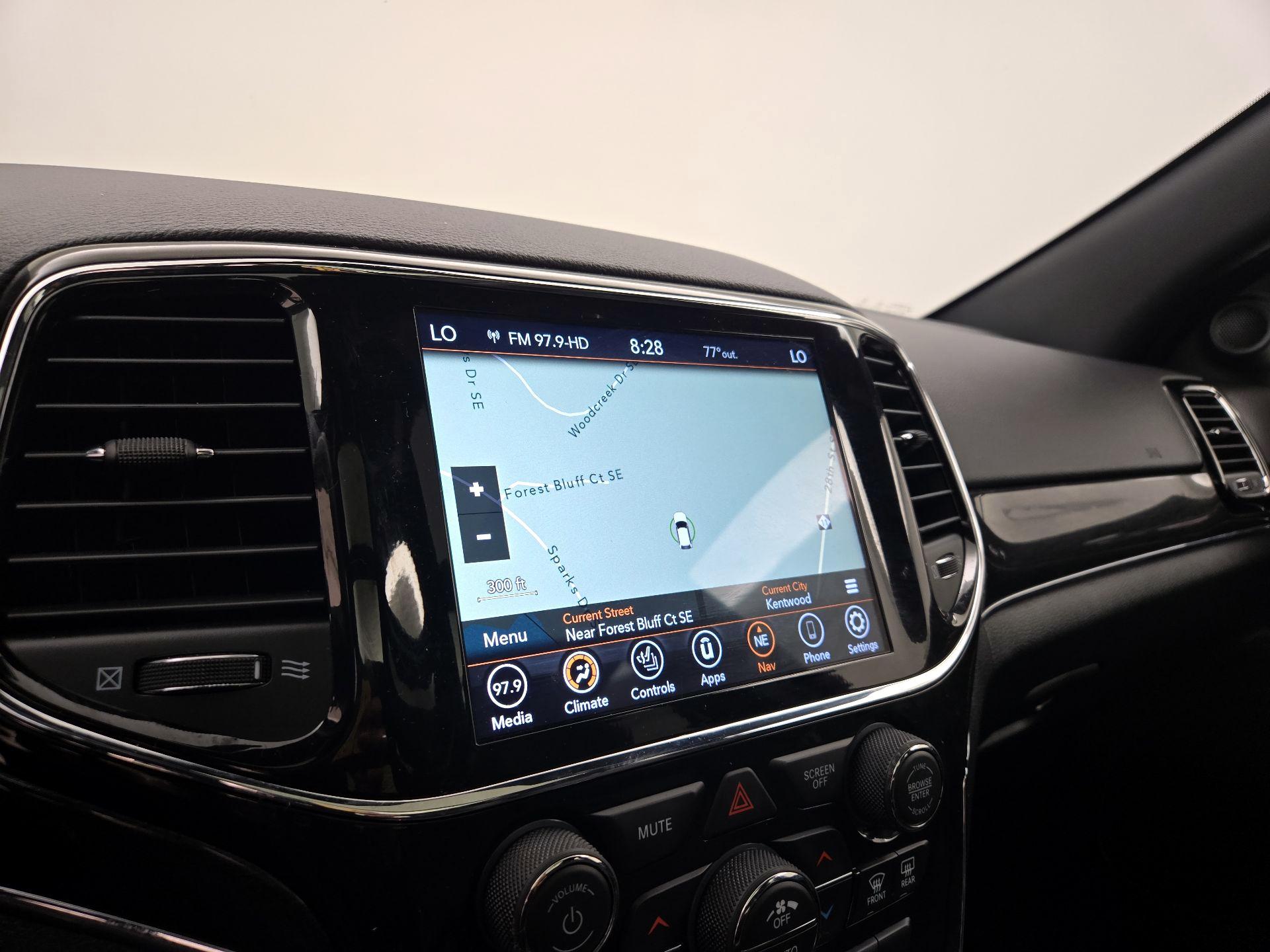 Thumbnail: 2021 Jeep Grand Cherokee - 14