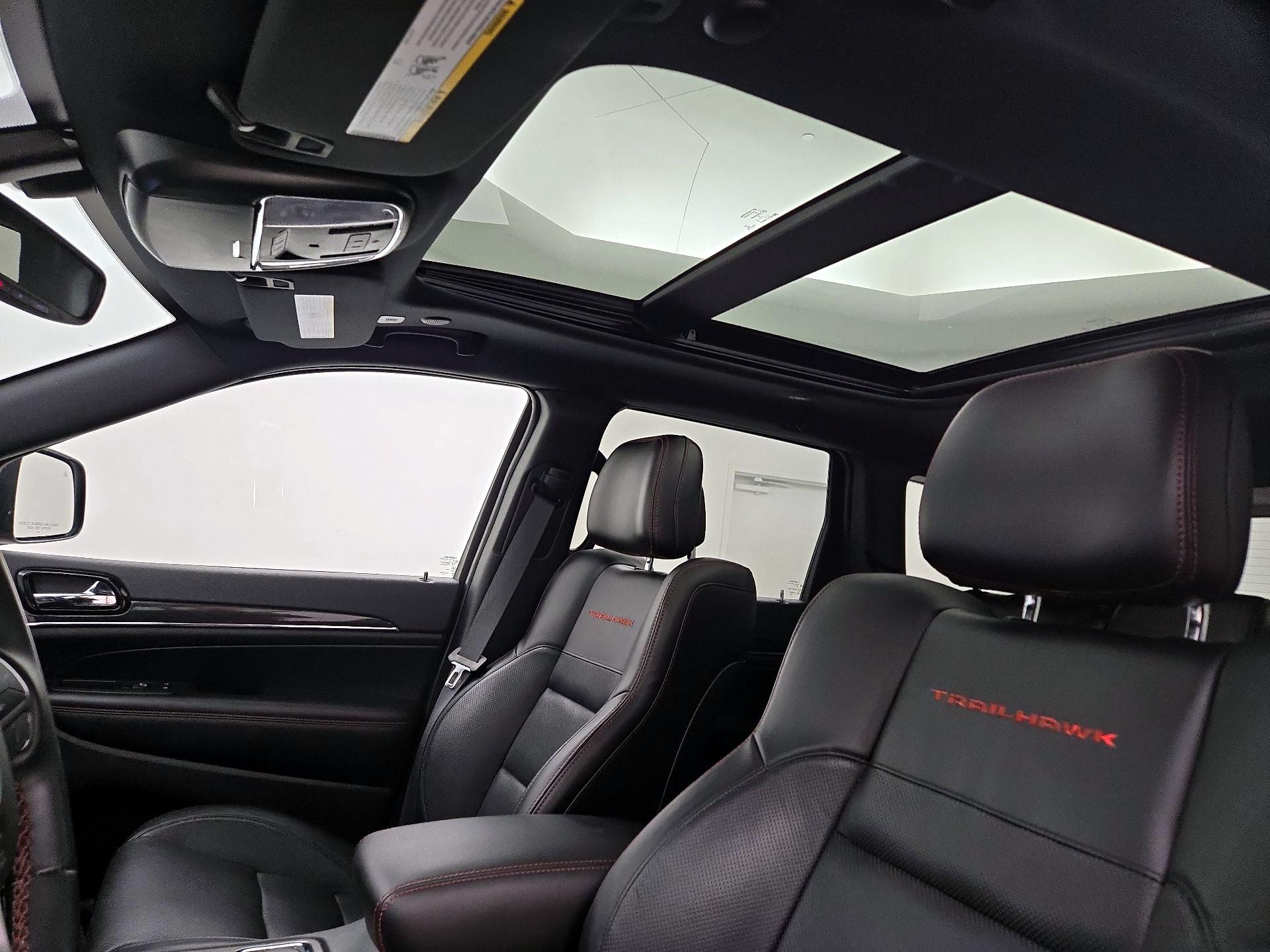 Thumbnail: 2021 Jeep Grand Cherokee - 20