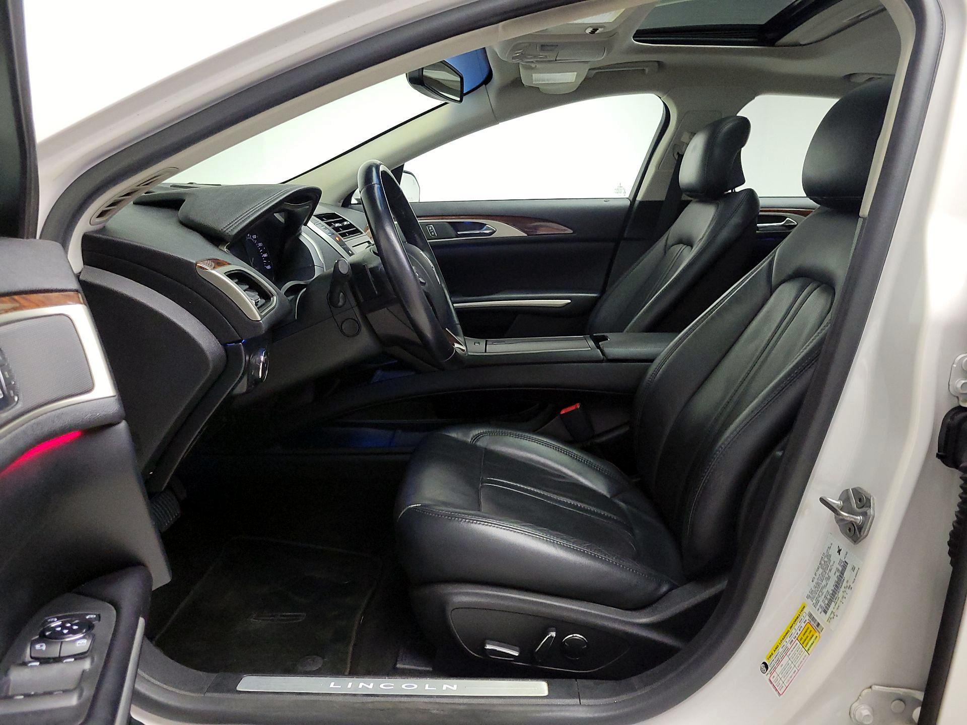 Thumbnail: 2015 Lincoln MKZ - 11