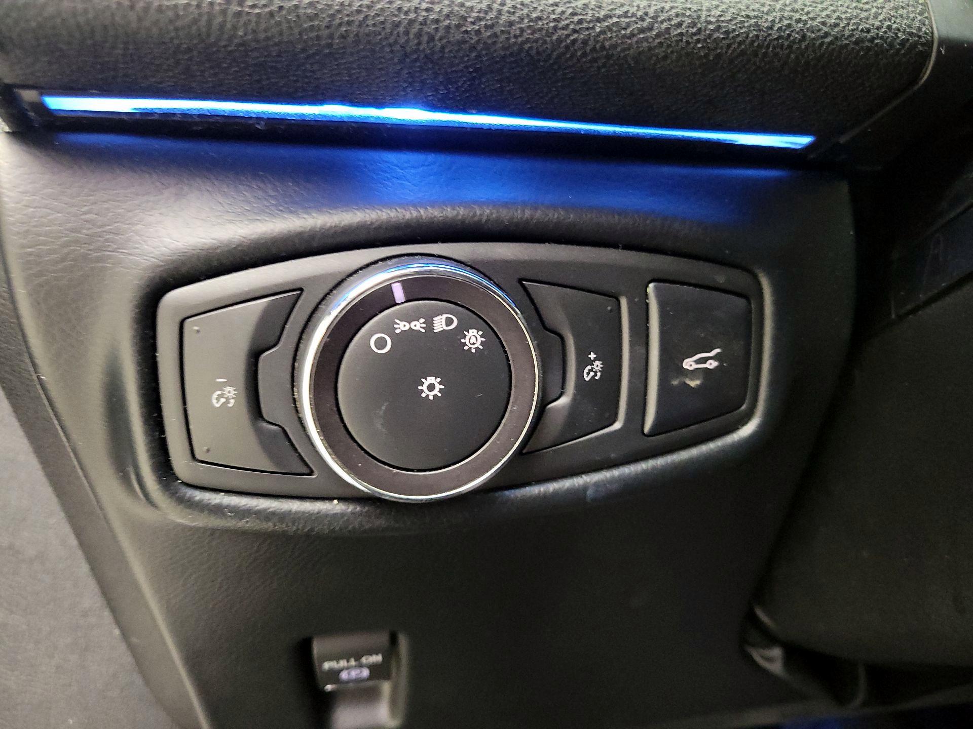 Thumbnail: 2015 Lincoln MKZ - 13