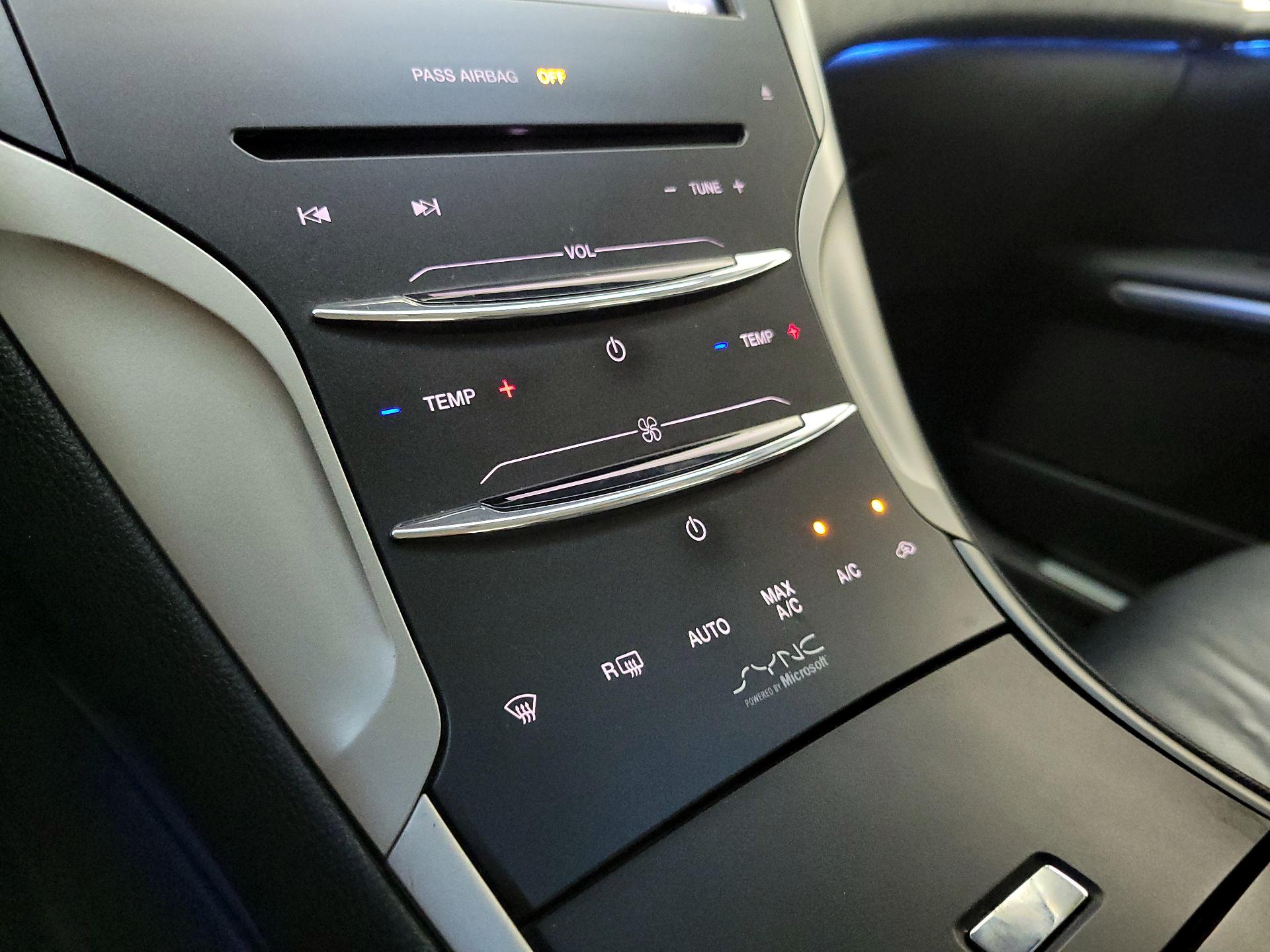 Thumbnail: 2015 Lincoln MKZ - 17