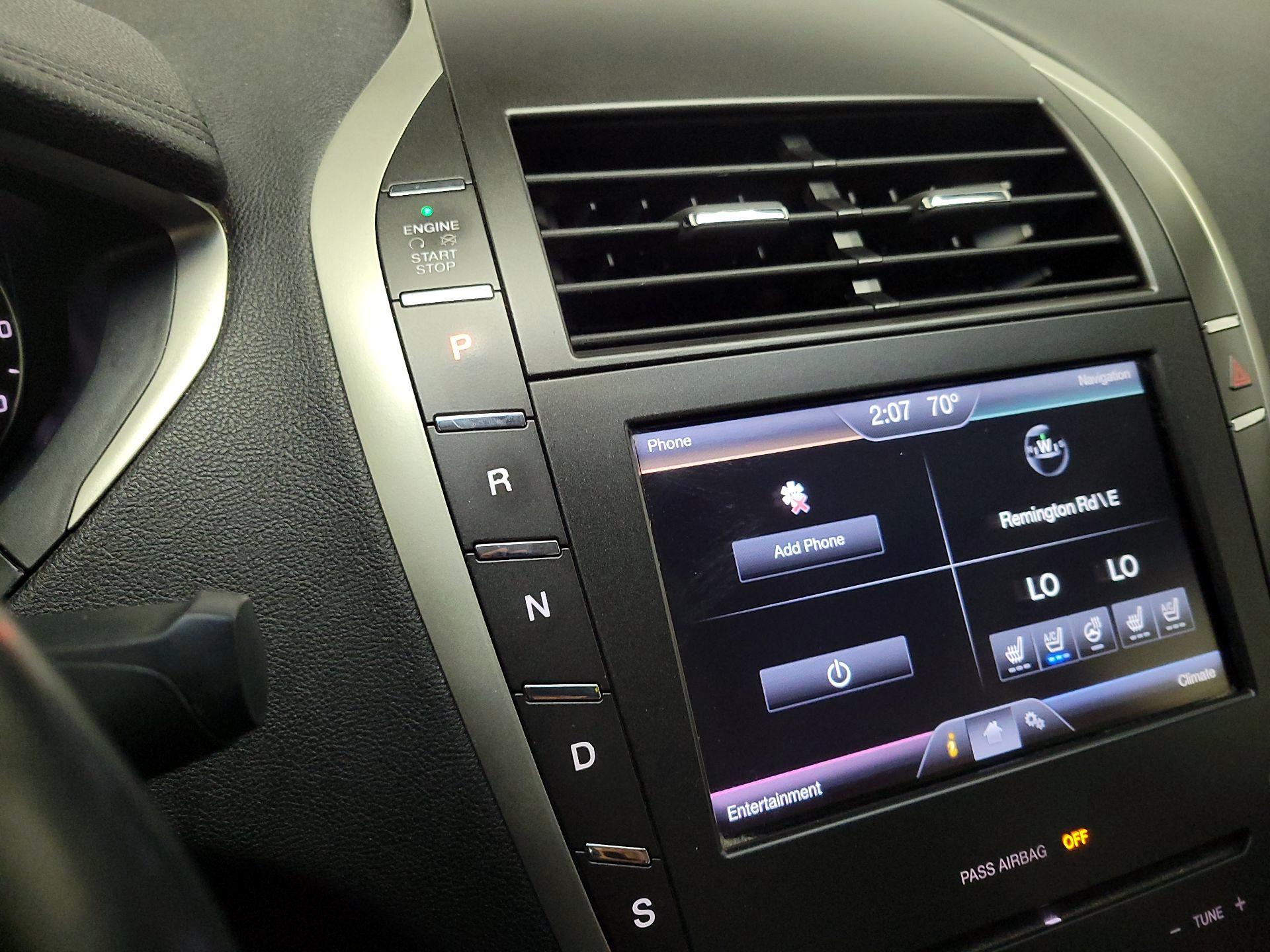 Thumbnail: 2015 Lincoln MKZ - 18
