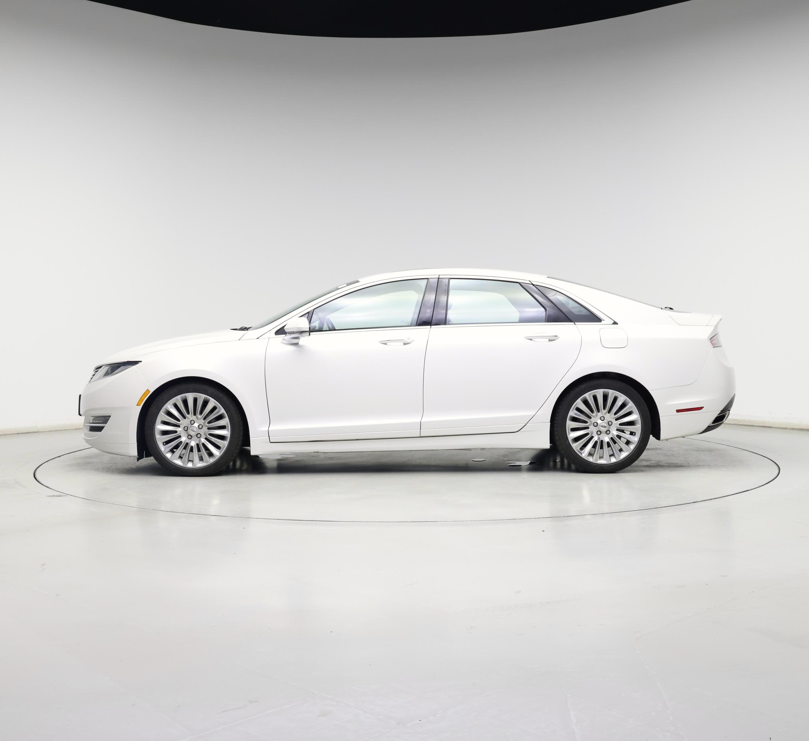 Thumbnail: 2015 Lincoln MKZ - 3