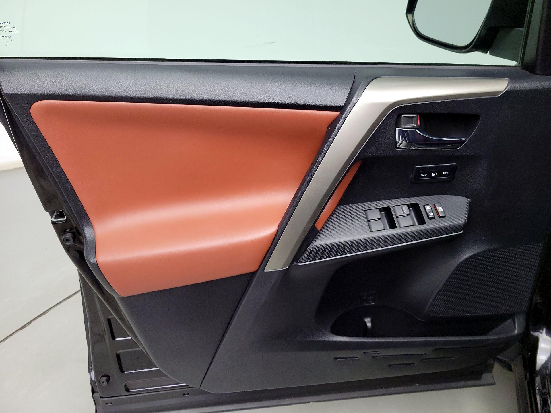 Thumbnail: 2015 Toyota RAV4 - 12