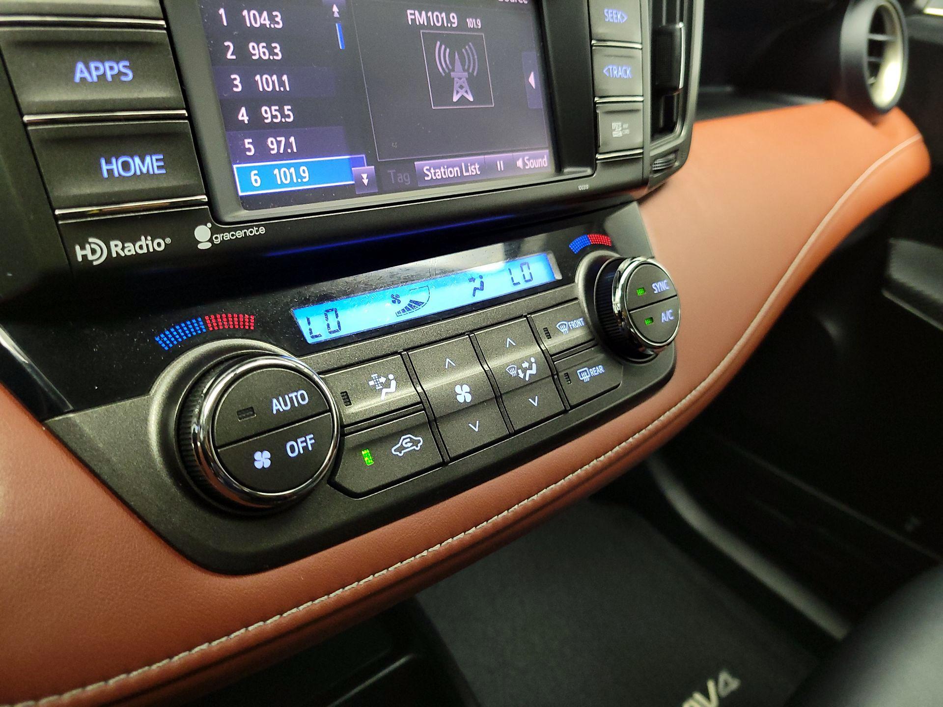 Thumbnail: 2015 Toyota RAV4 - 16