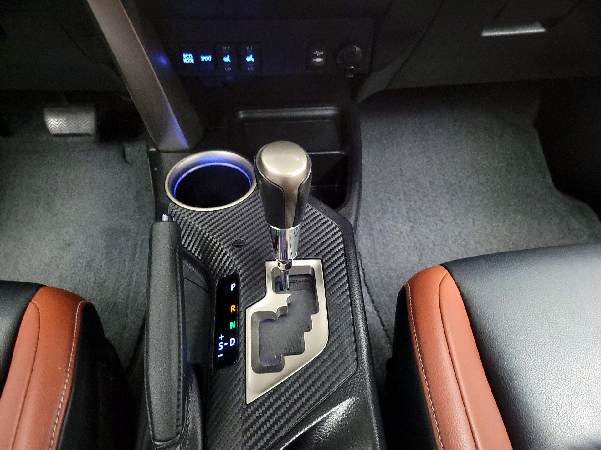Thumbnail: 2015 Toyota RAV4 - 17