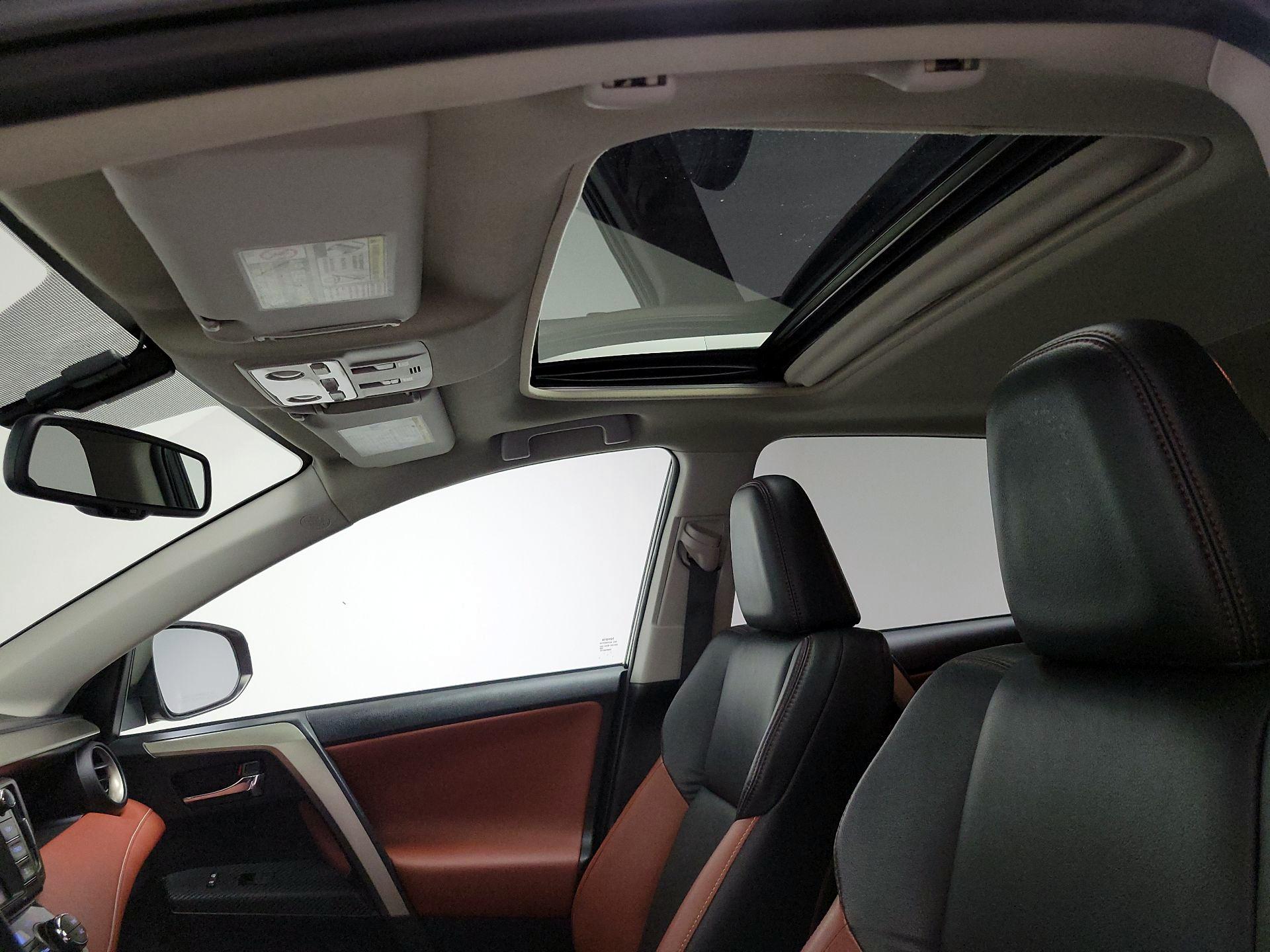 Thumbnail: 2015 Toyota RAV4 - 19