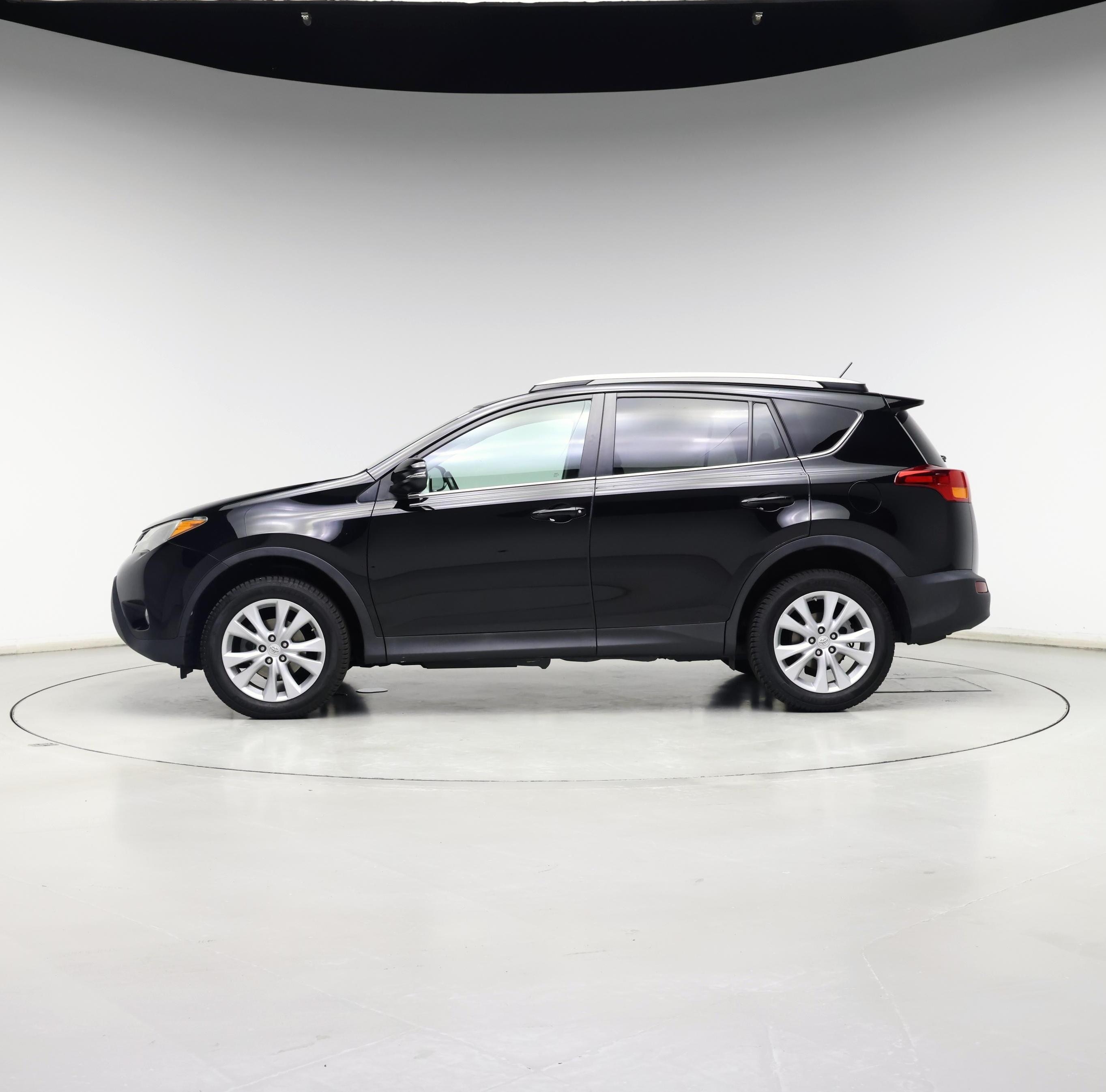 Thumbnail: 2015 Toyota RAV4 - 3