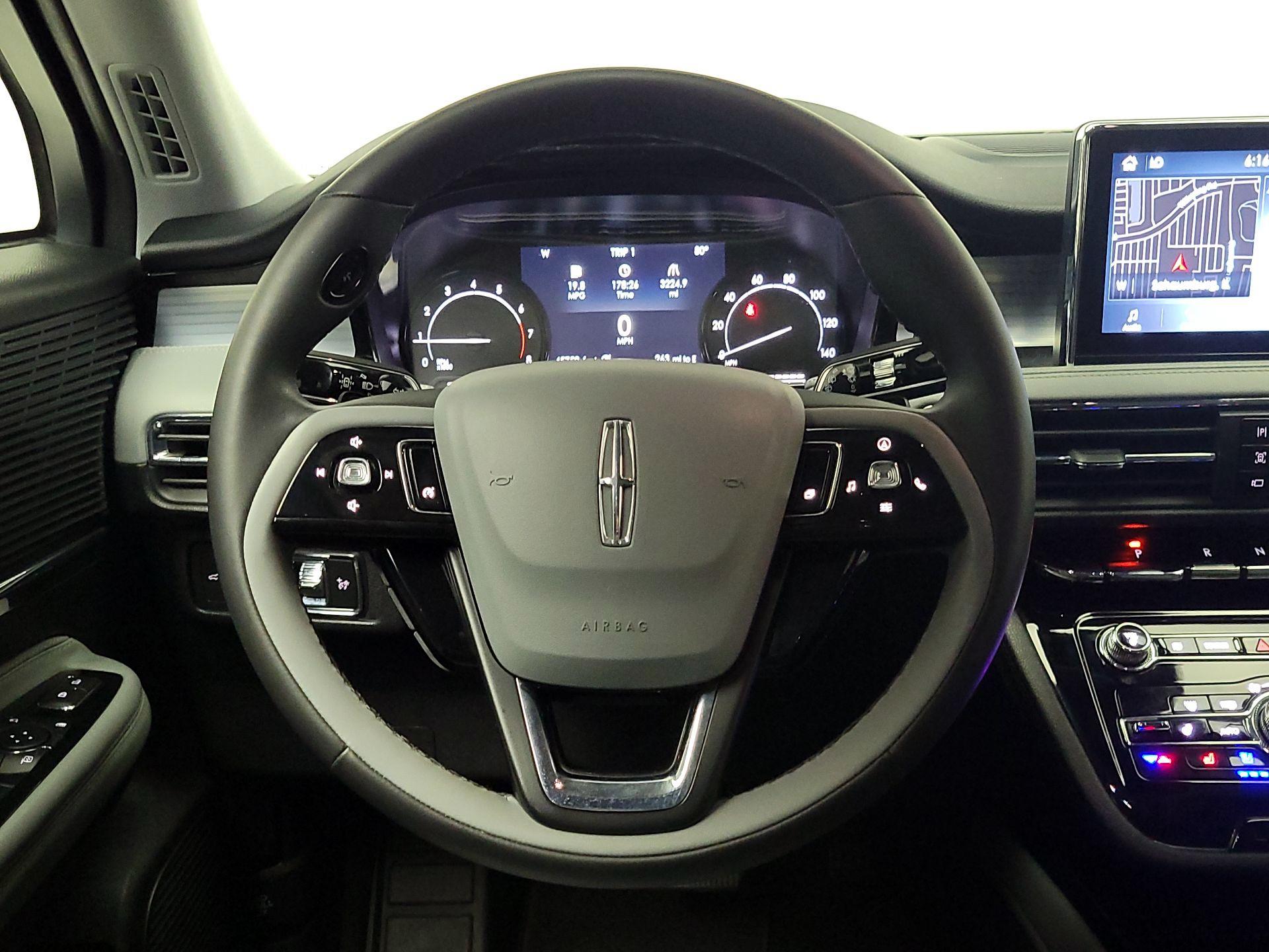 Thumbnail: 2022 Lincoln Corsair - 10