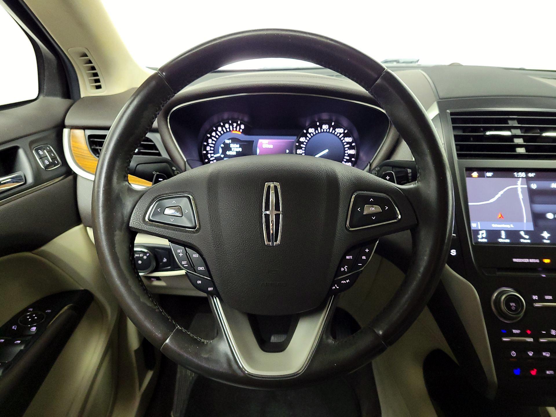Thumbnail: 2016 Lincoln MKC - 10