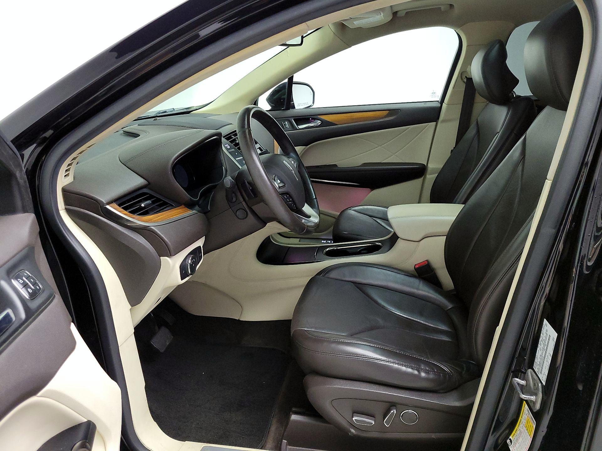 Thumbnail: 2016 Lincoln MKC - 11