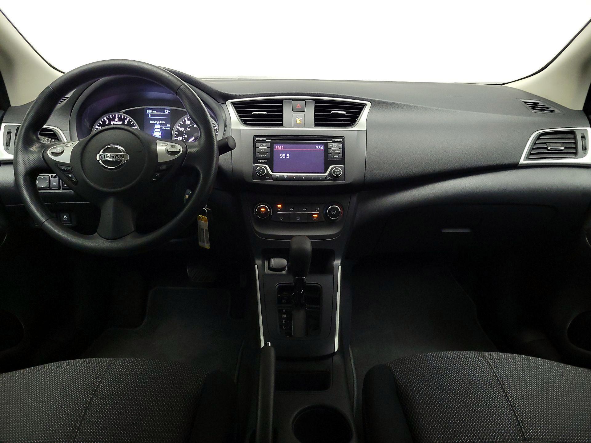 Thumbnail: 2018 Nissan Sentra - 9