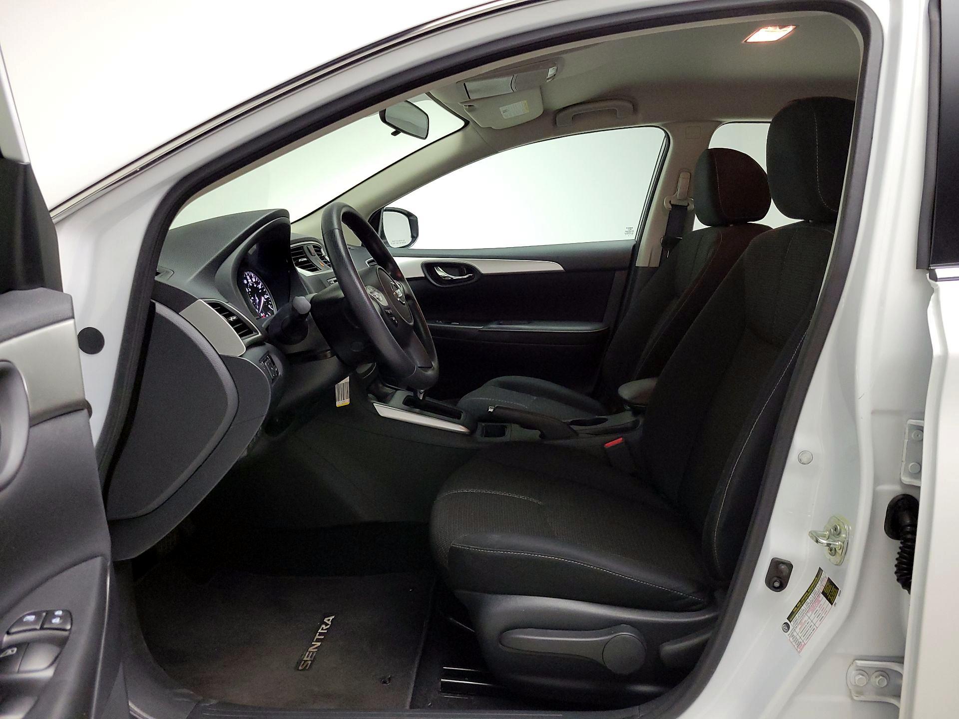 Thumbnail: 2018 Nissan Sentra - 11