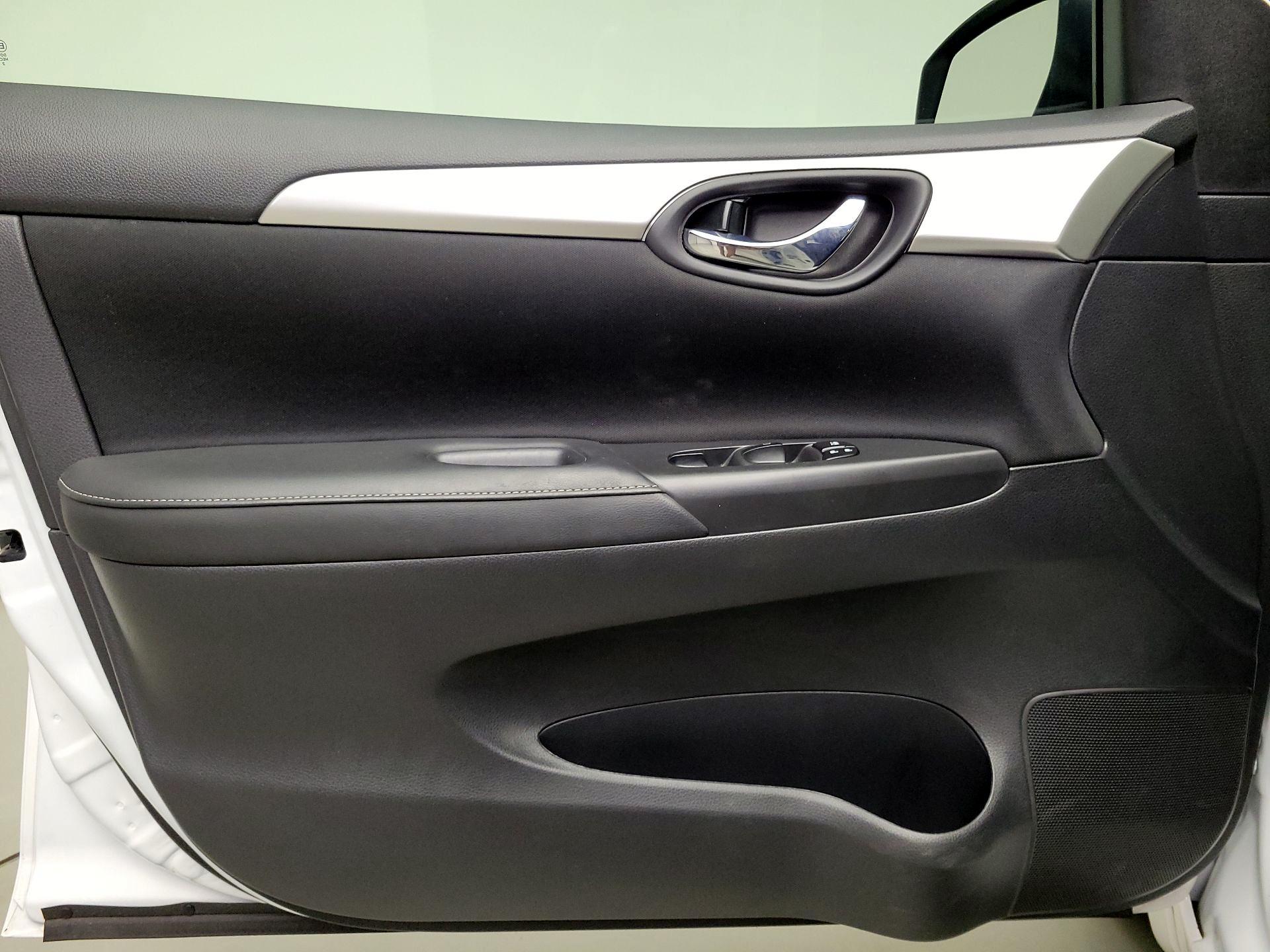 Thumbnail: 2018 Nissan Sentra - 12