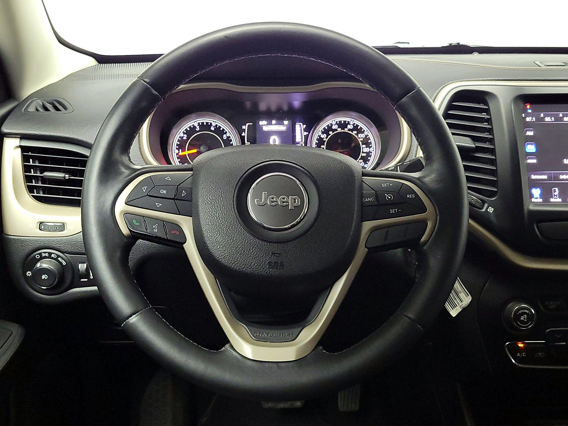 Thumbnail: 2015 Jeep Cherokee - 10