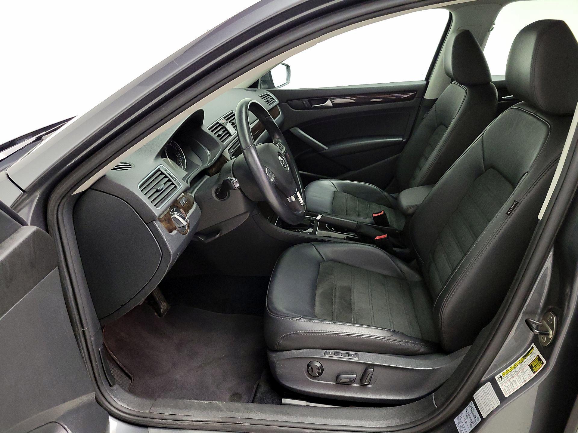Thumbnail: 2015 Volkswagen Passat - 11