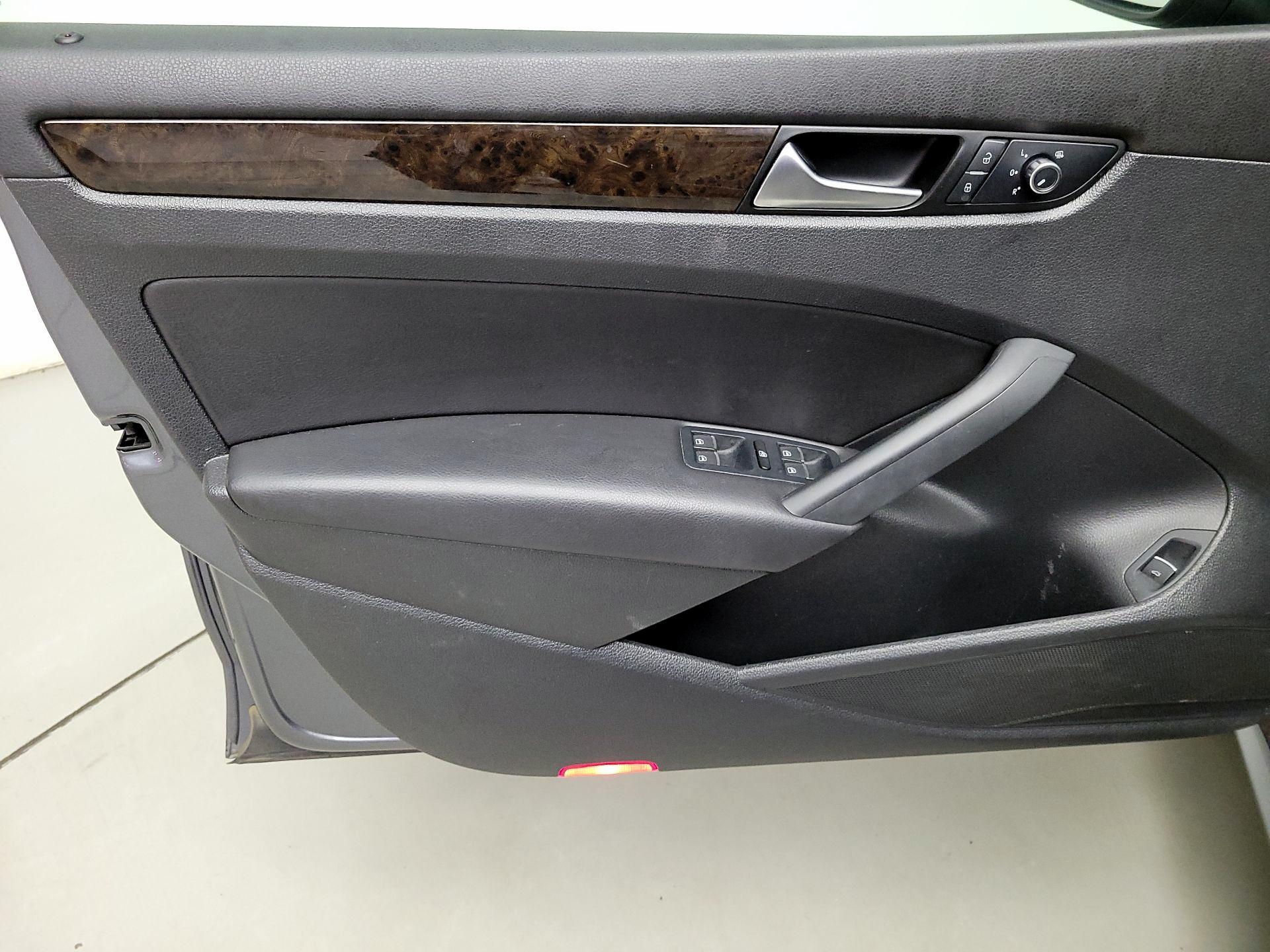 Thumbnail: 2015 Volkswagen Passat - 12