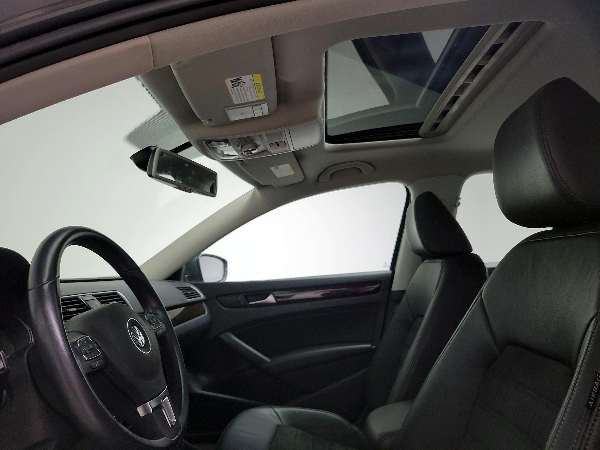 Thumbnail: 2015 Volkswagen Passat - 20