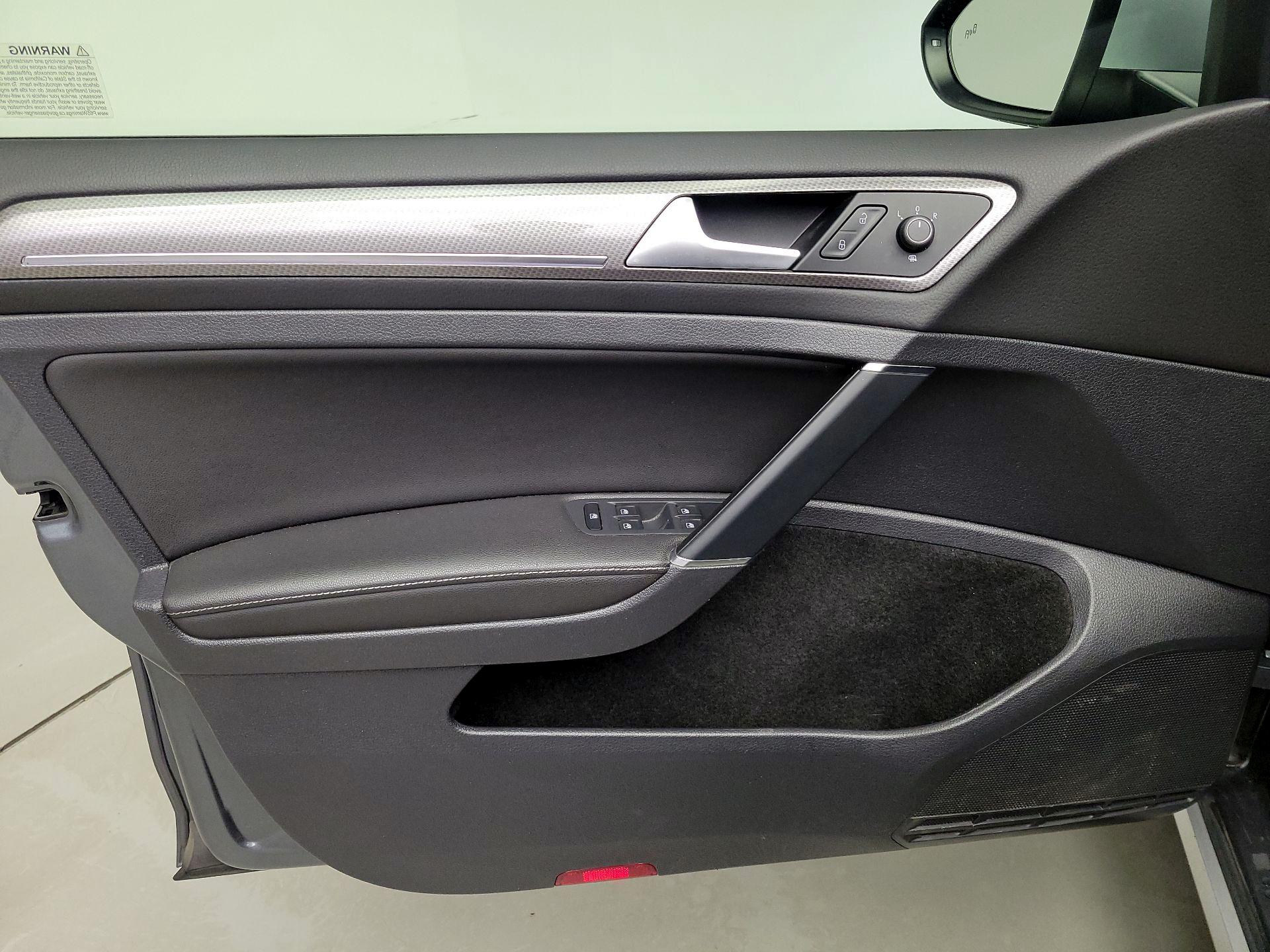 Thumbnail: 2019 Volkswagen Golf - 12