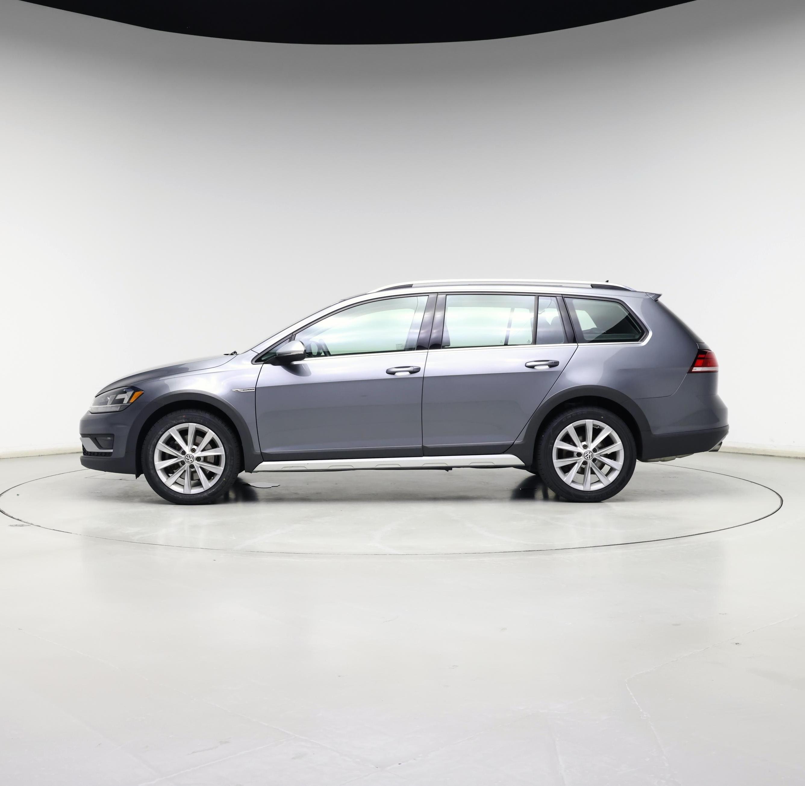 Thumbnail: 2019 Volkswagen Golf - 3