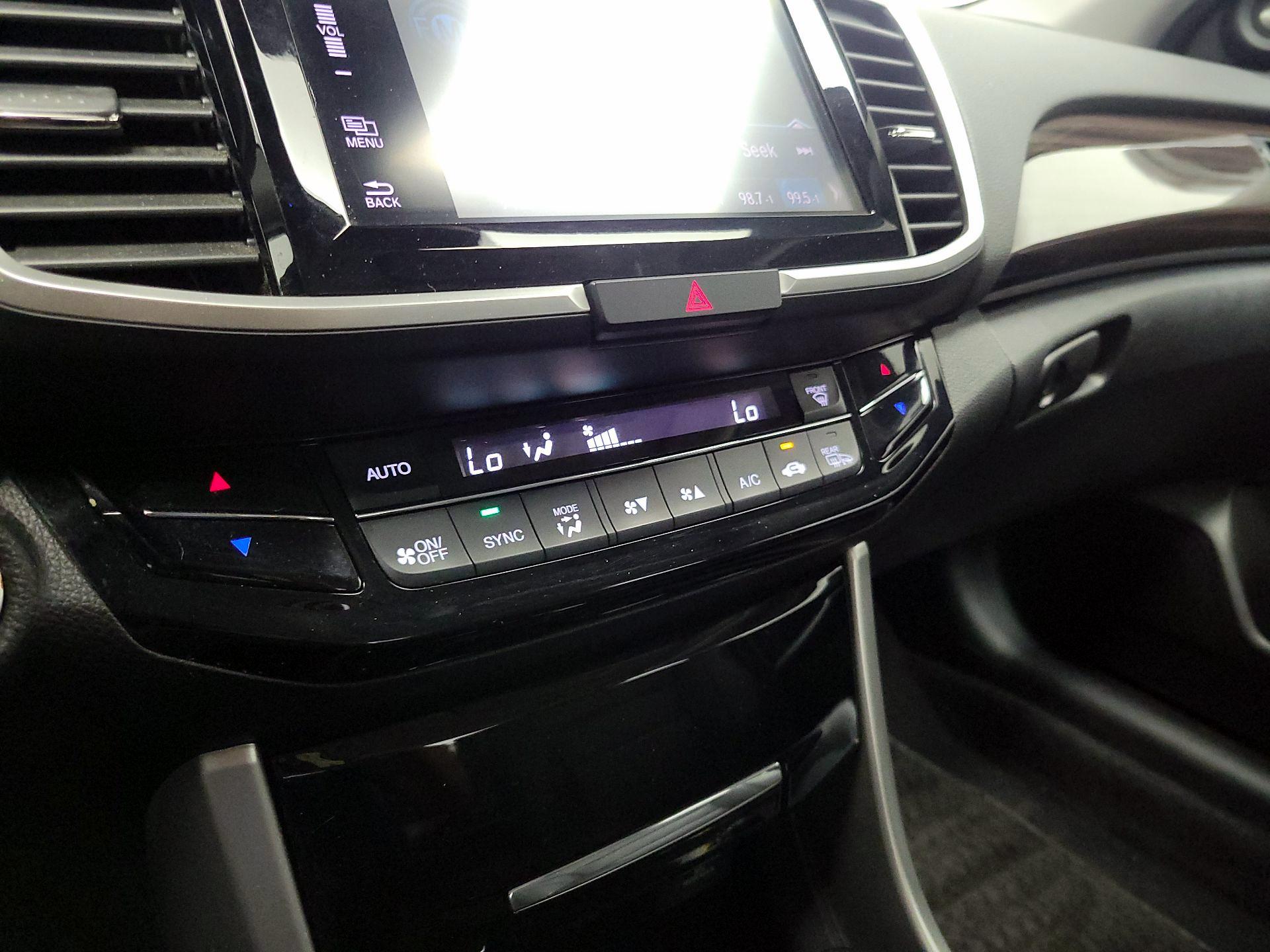 Thumbnail: 2016 Honda Accord - 17