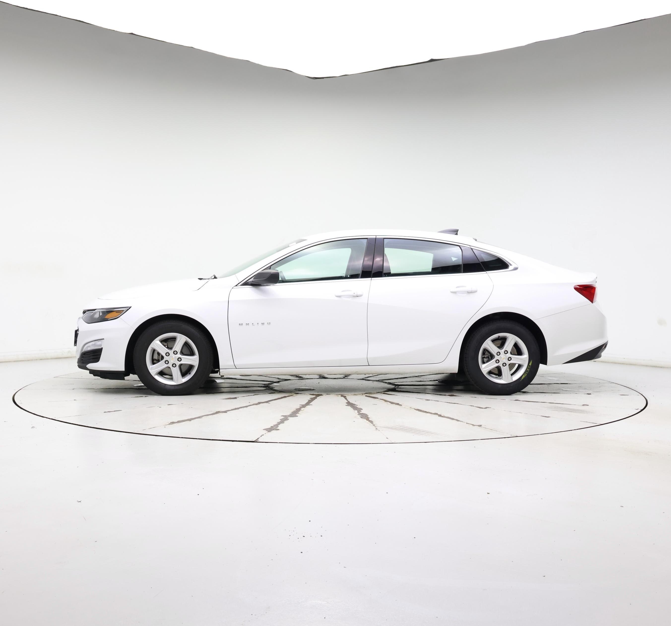 Thumbnail: 2023 Chevrolet Malibu - 3