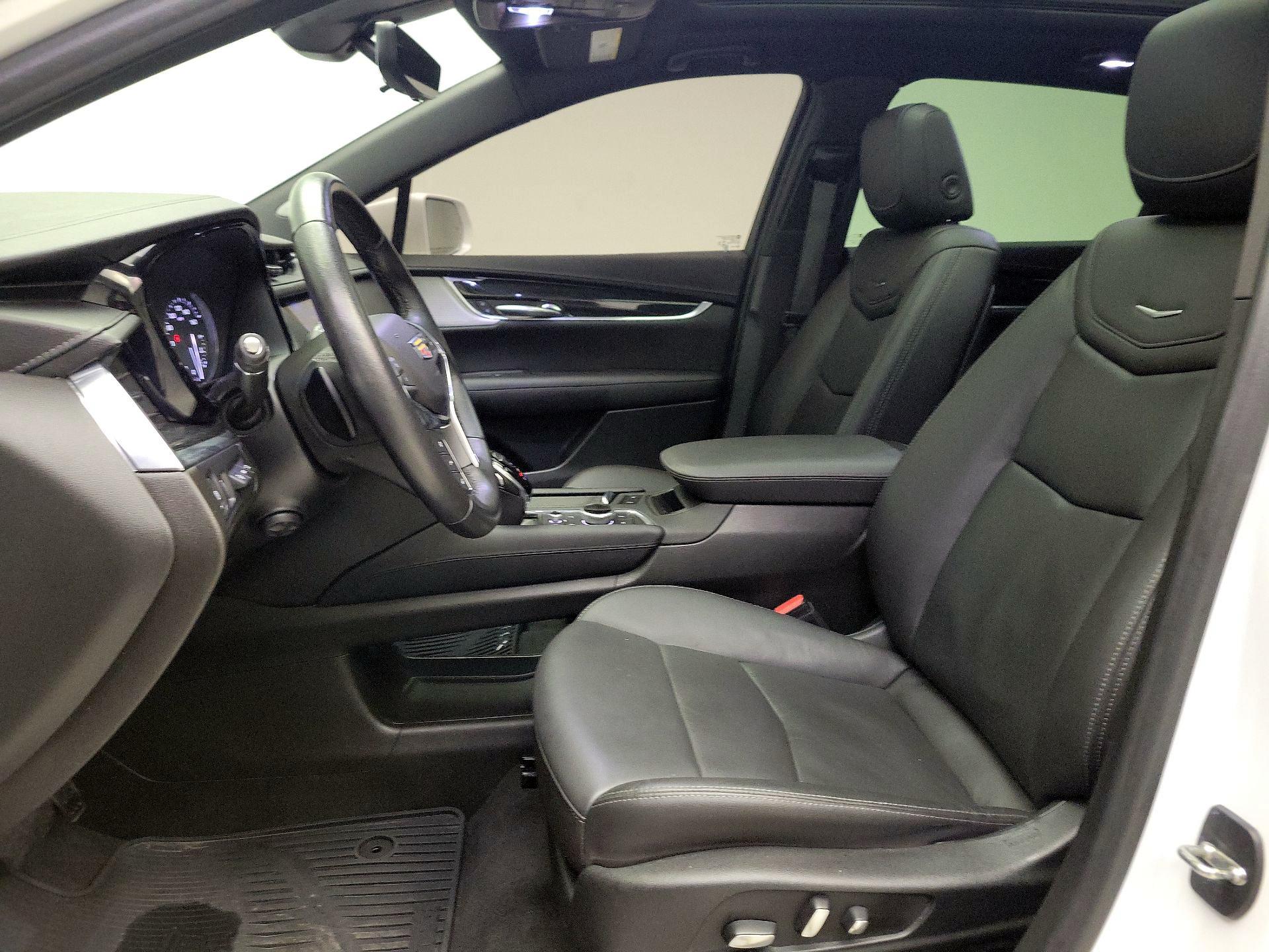 Thumbnail: 2020 Cadillac XT5 - 11