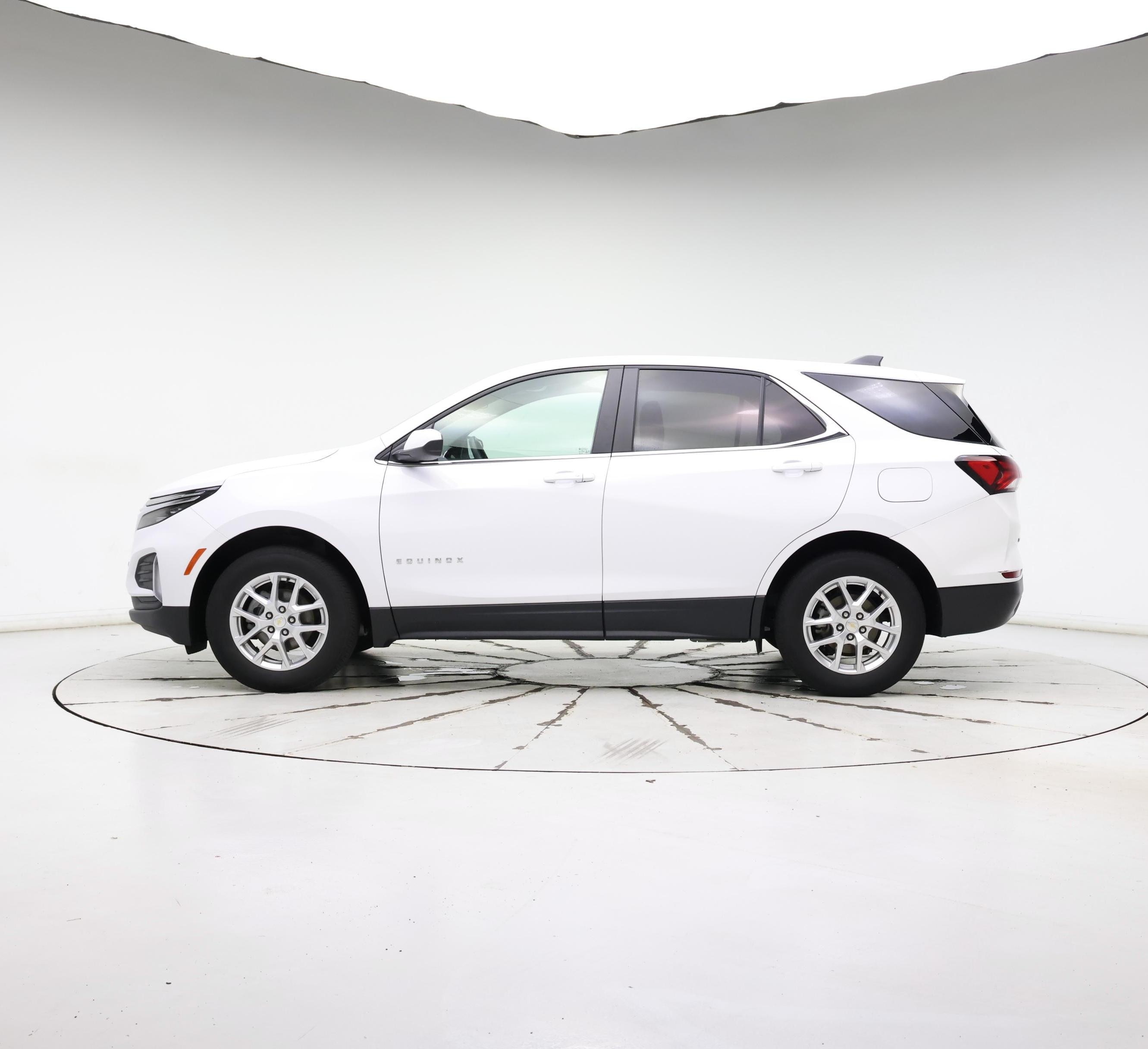 Thumbnail: 2022 Chevrolet Equinox - 3