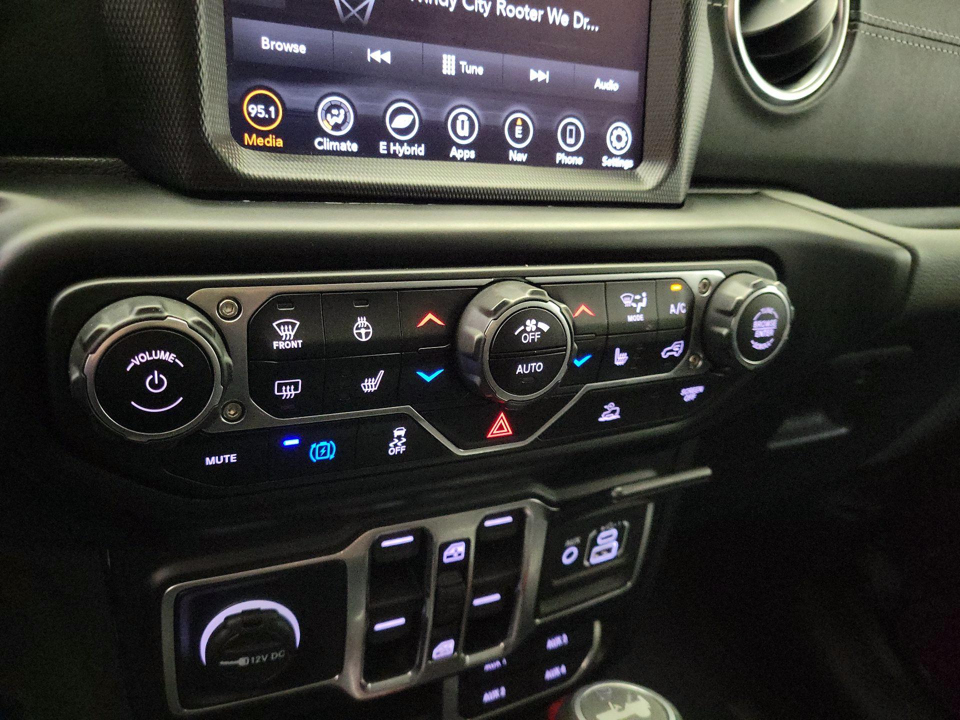 Thumbnail: 2021 Jeep Wrangler - 17