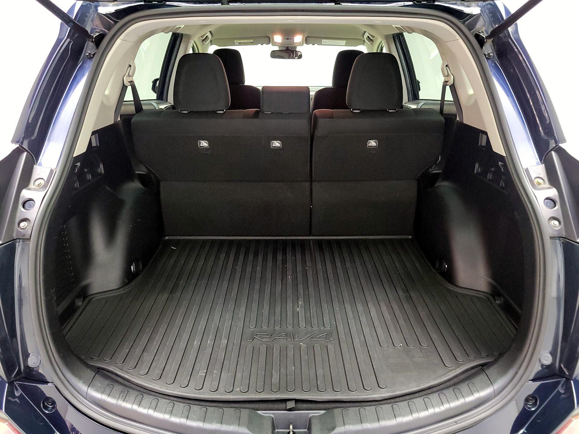 Thumbnail: 2018 Toyota RAV4 - 20