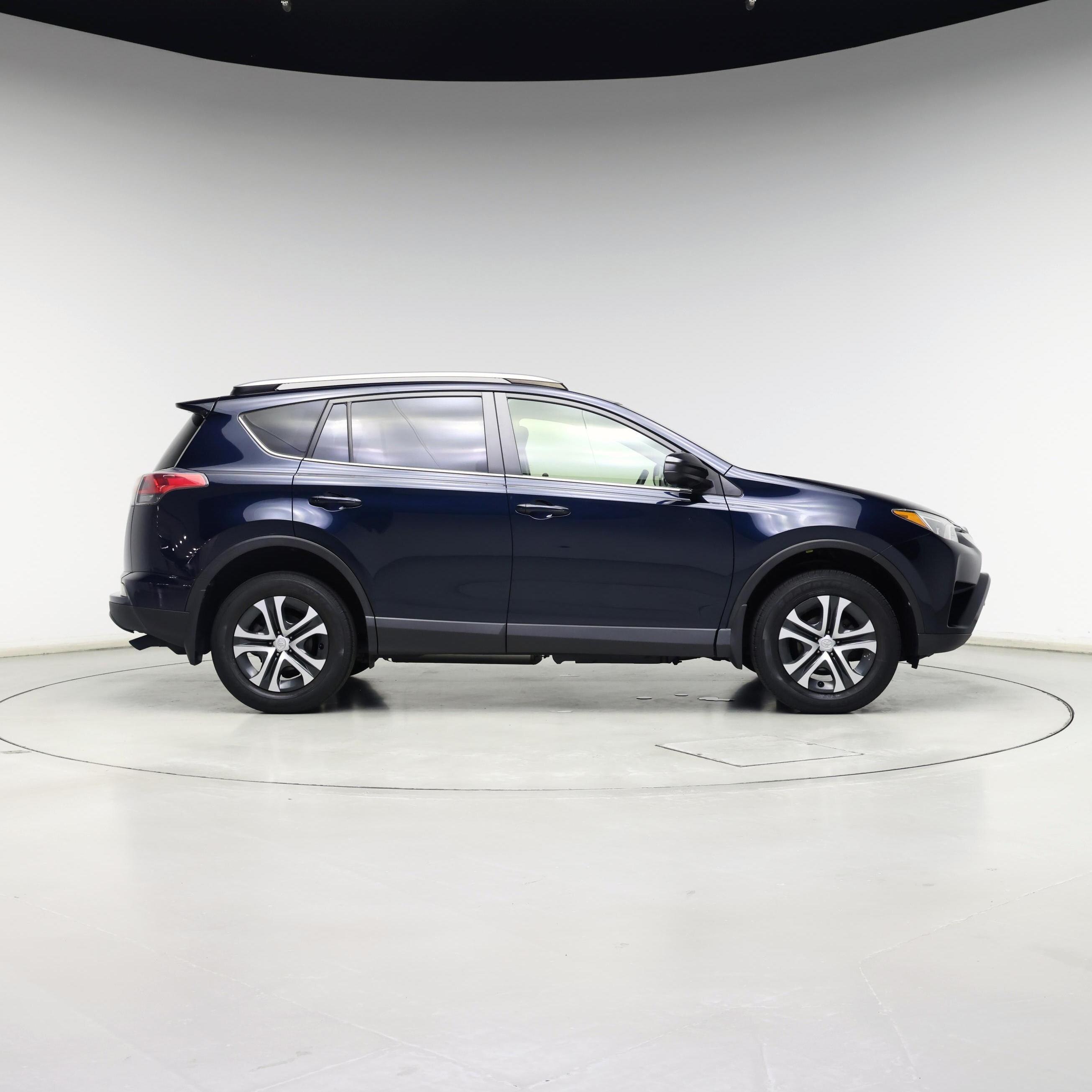 Thumbnail: 2018 Toyota RAV4 - 7