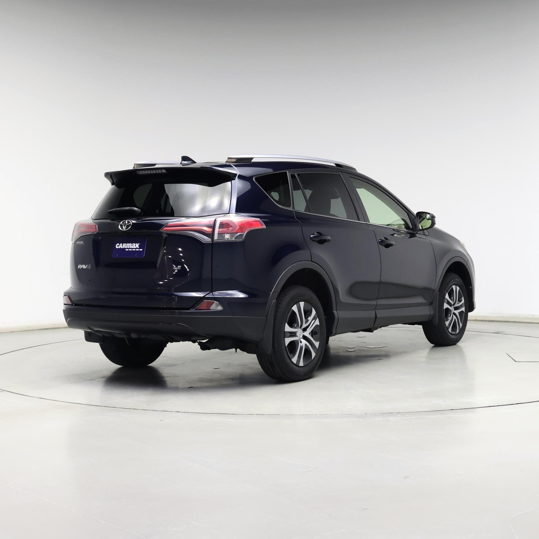 Thumbnail: 2018 Toyota RAV4 - 8