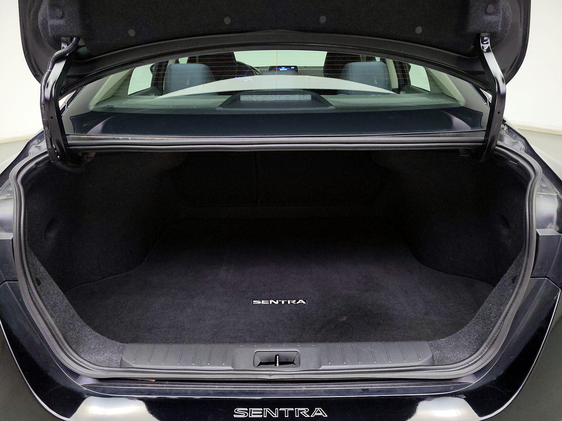 Thumbnail: 2021 Nissan Sentra - 20