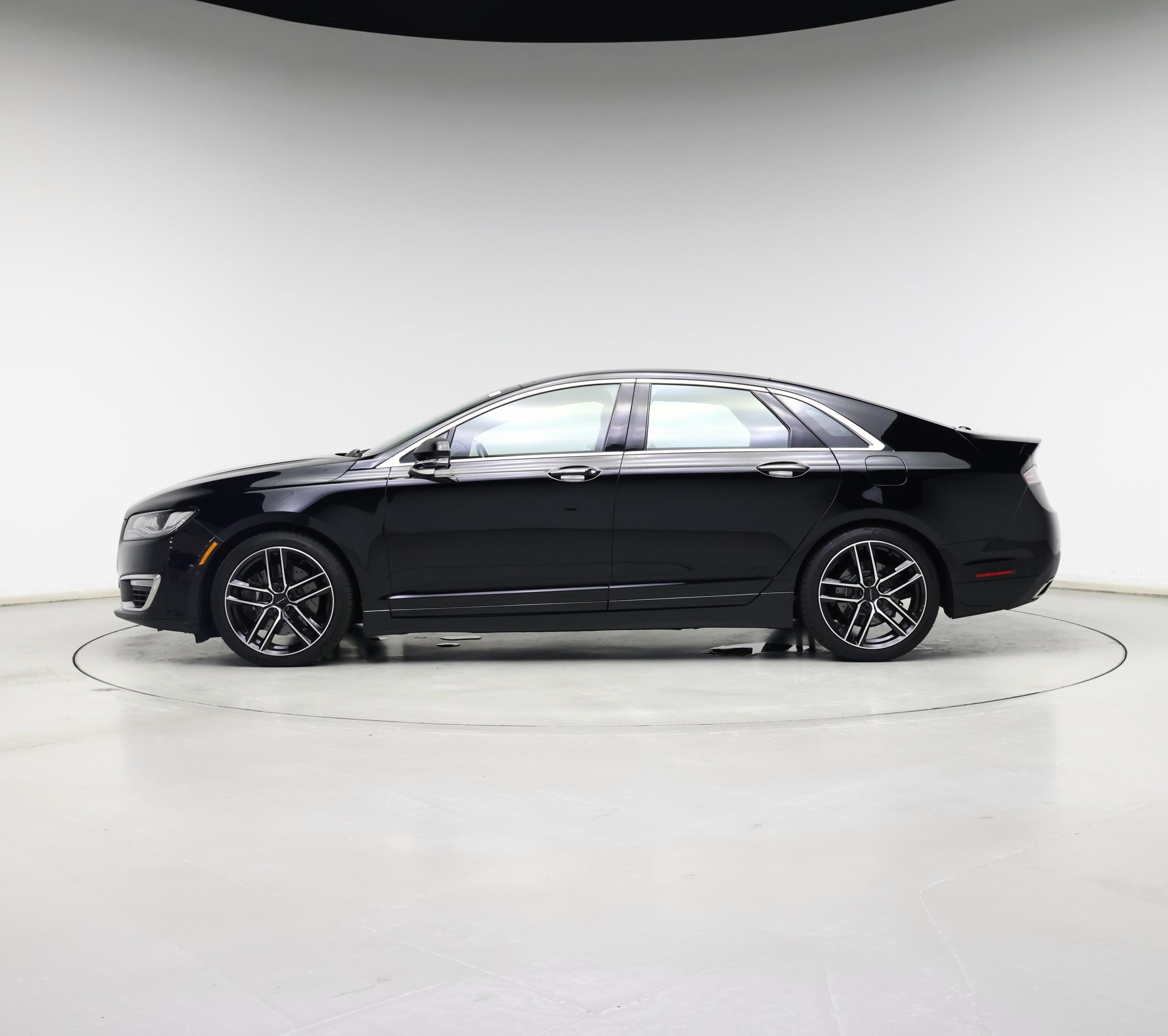 Thumbnail: 2018 Lincoln MKZ - 3