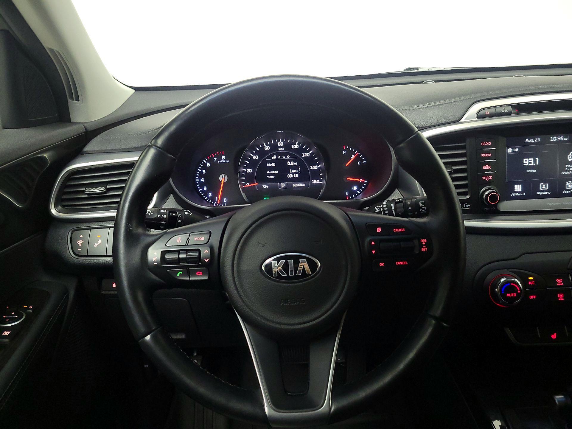 Thumbnail: 2017 Kia Sorento - 10