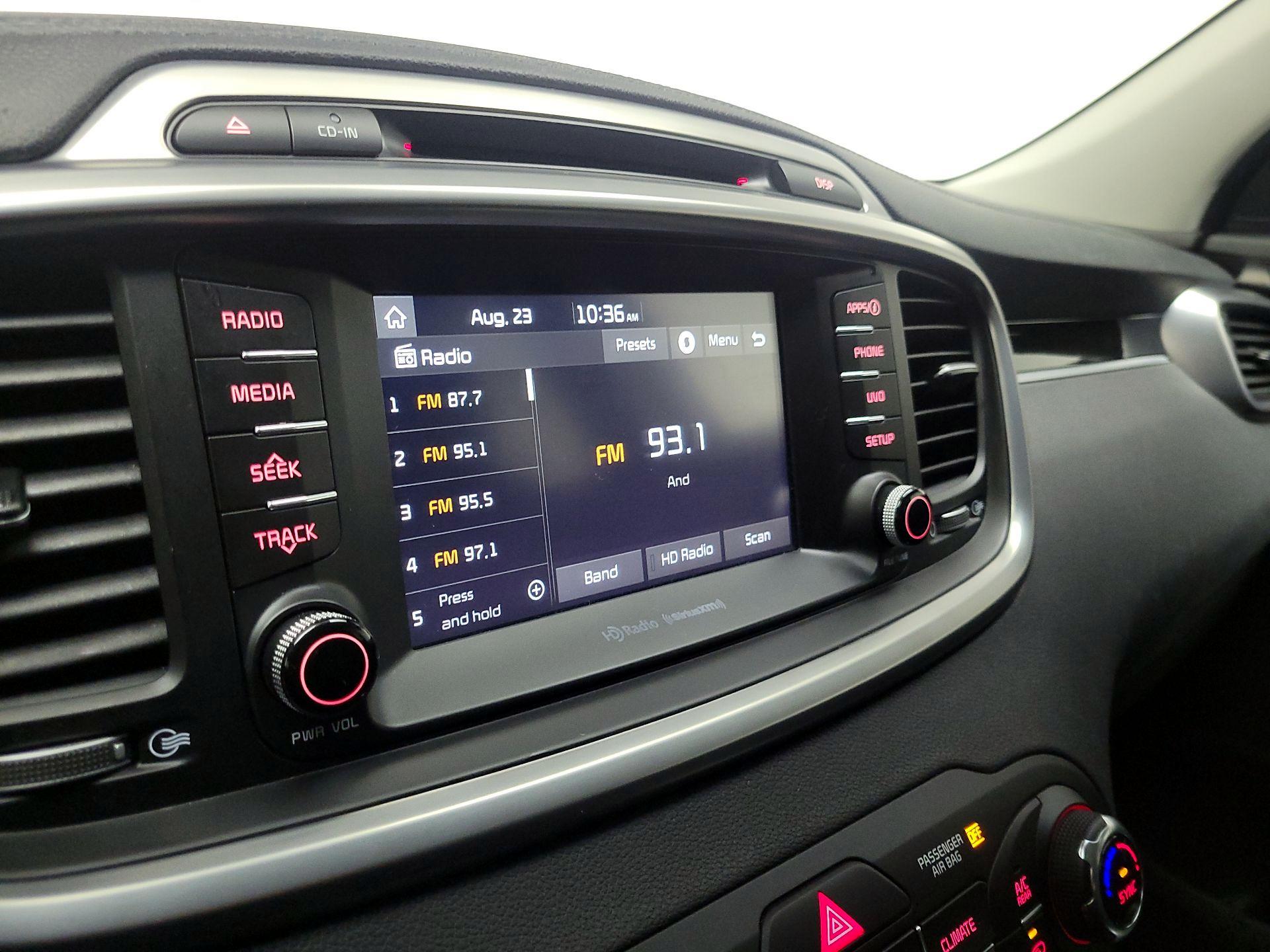 Thumbnail: 2017 Kia Sorento - 15