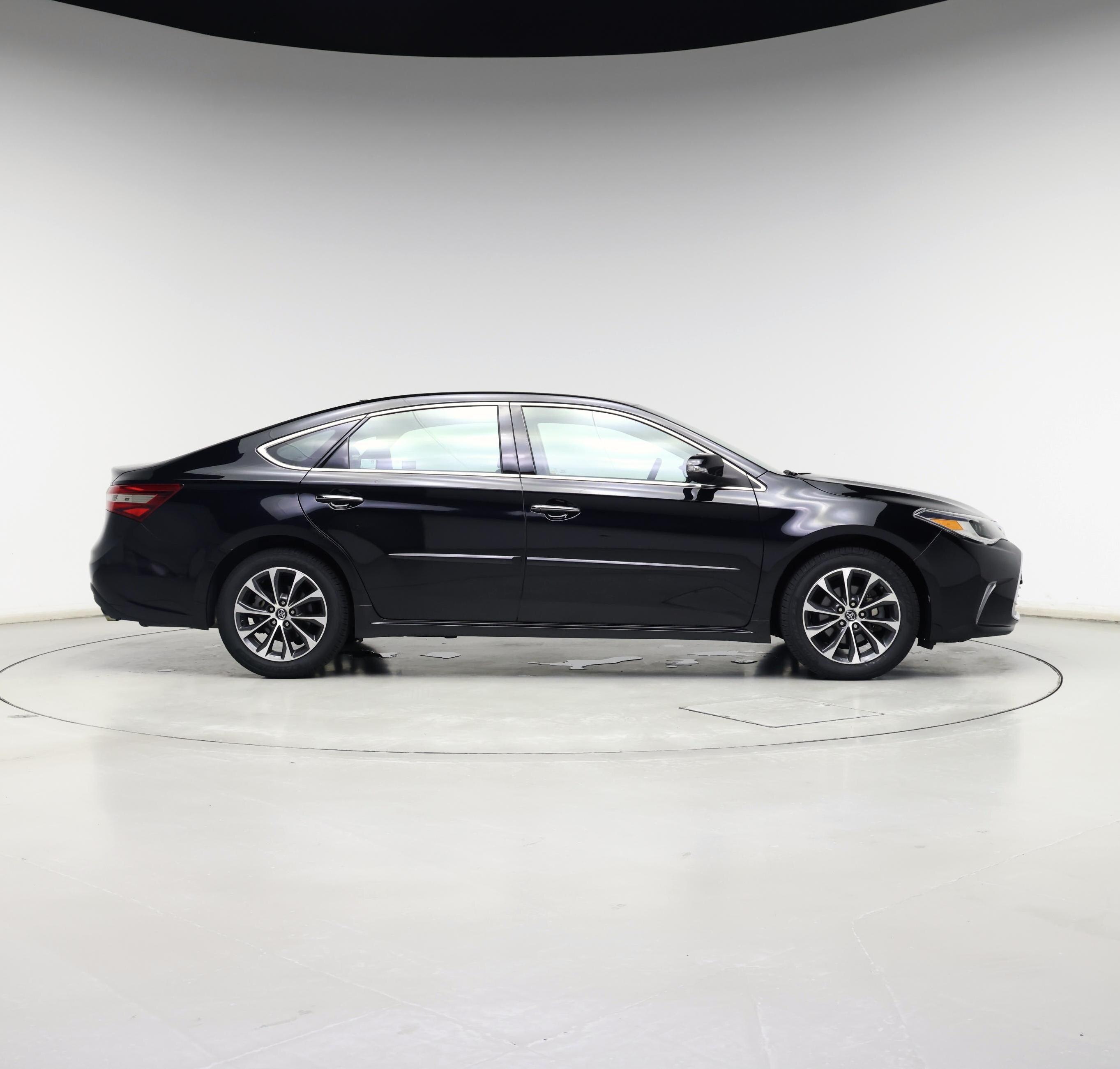 Thumbnail: 2018 Toyota Avalon - 7