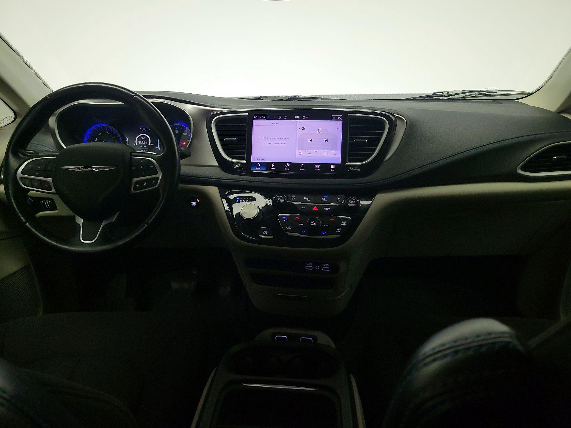 Thumbnail: 2021 Chrysler Pacifica - 9