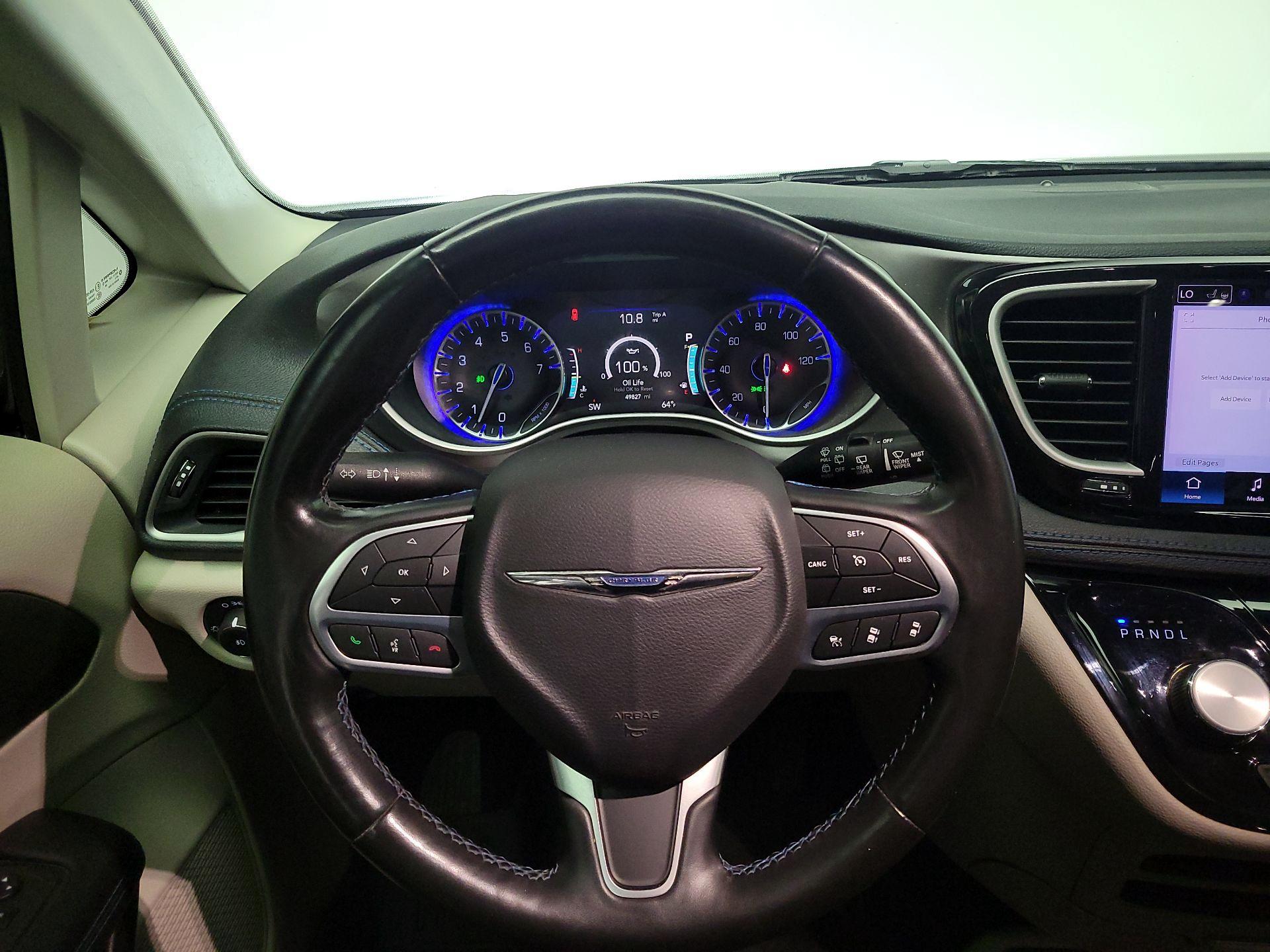 Thumbnail: 2021 Chrysler Pacifica - 10