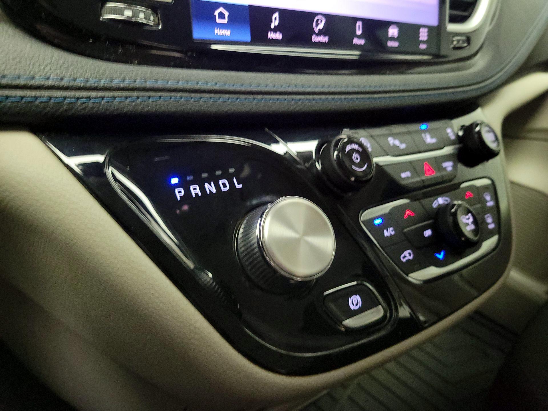 Thumbnail: 2021 Chrysler Pacifica - 17