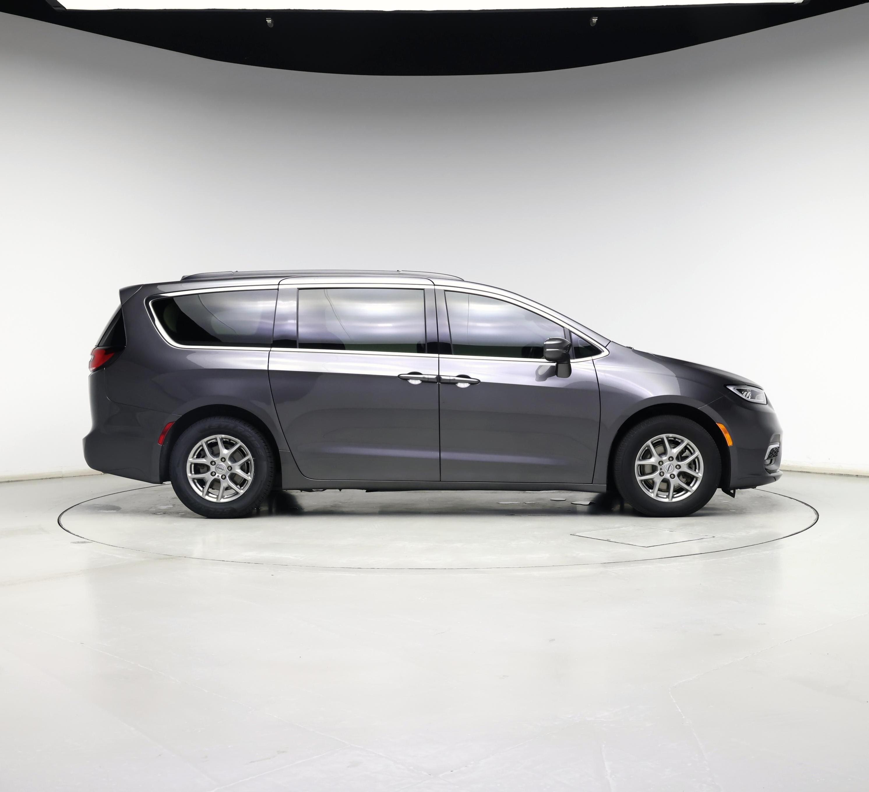 Thumbnail: 2021 Chrysler Pacifica - 7