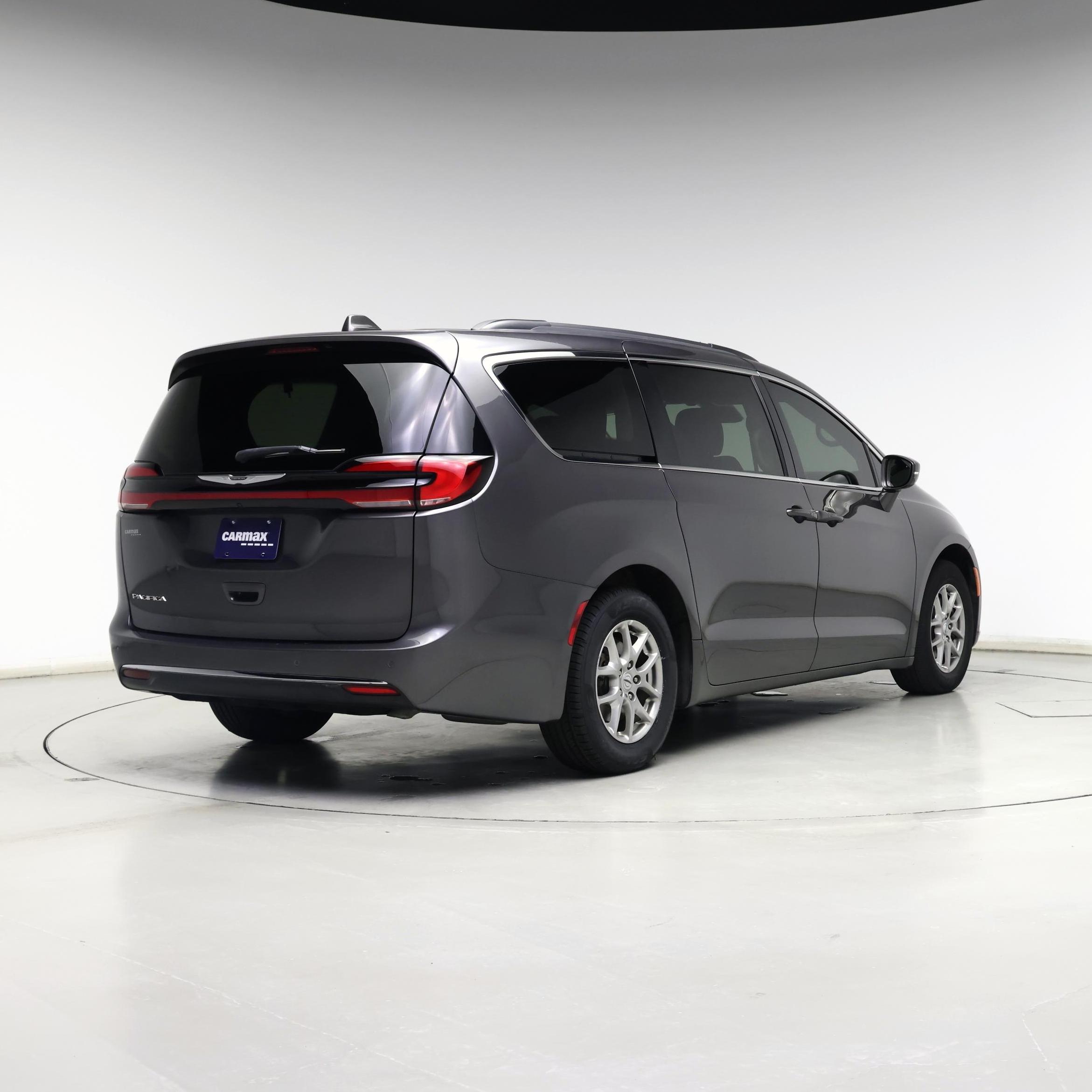 Thumbnail: 2021 Chrysler Pacifica - 8