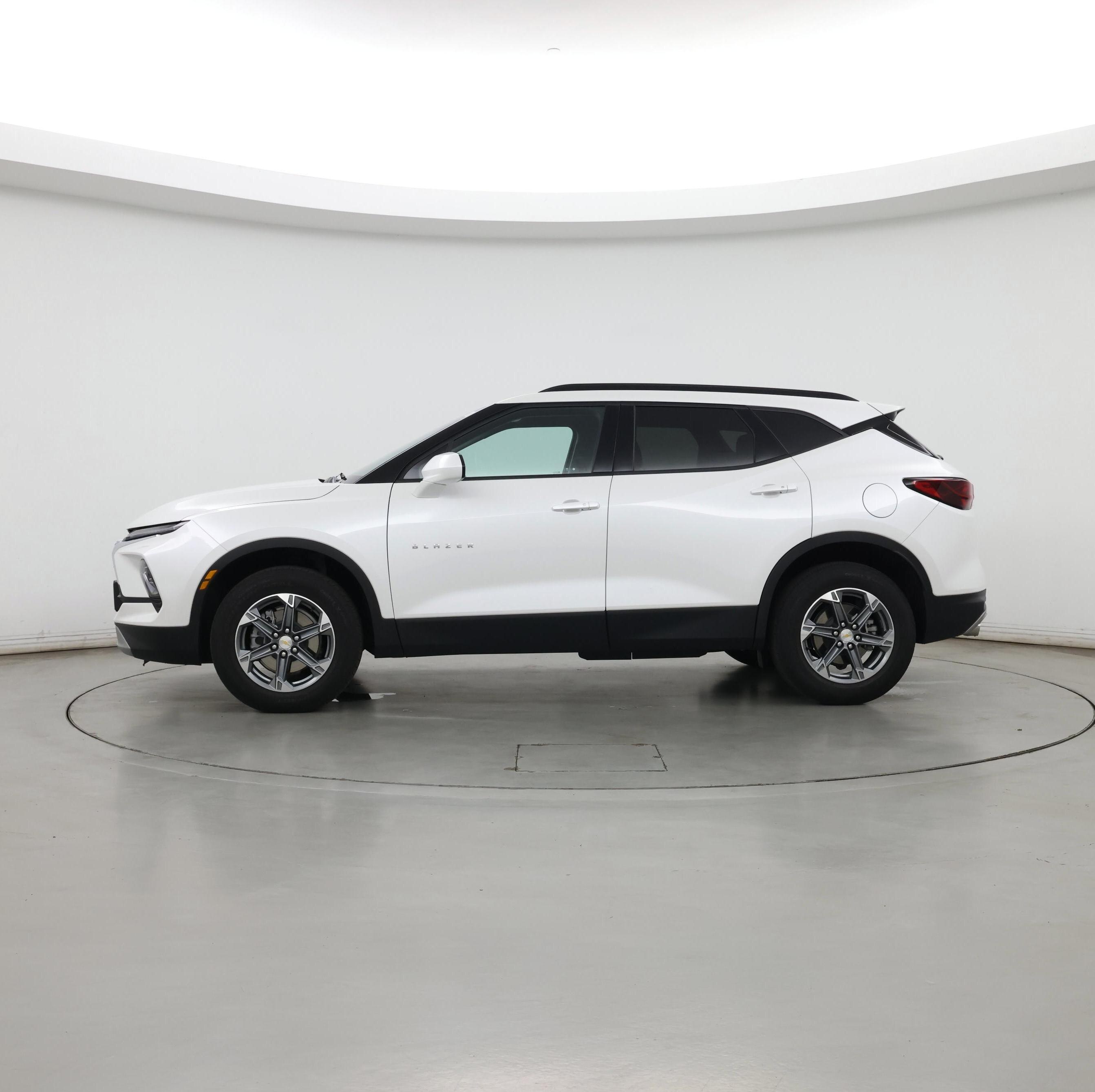 Thumbnail: 2023 Chevrolet Blazer - 3