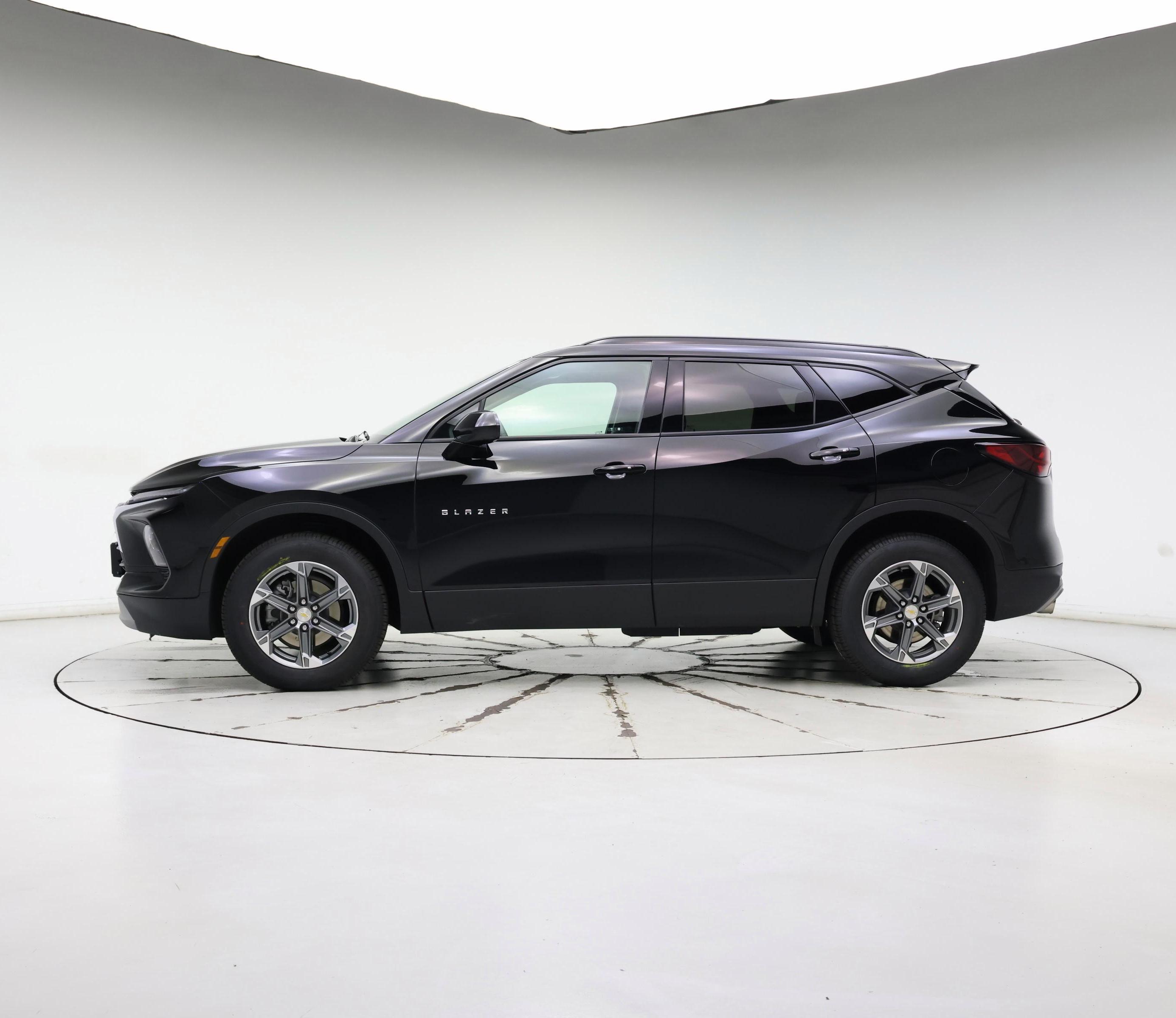 Thumbnail: 2023 Chevrolet Blazer - 3