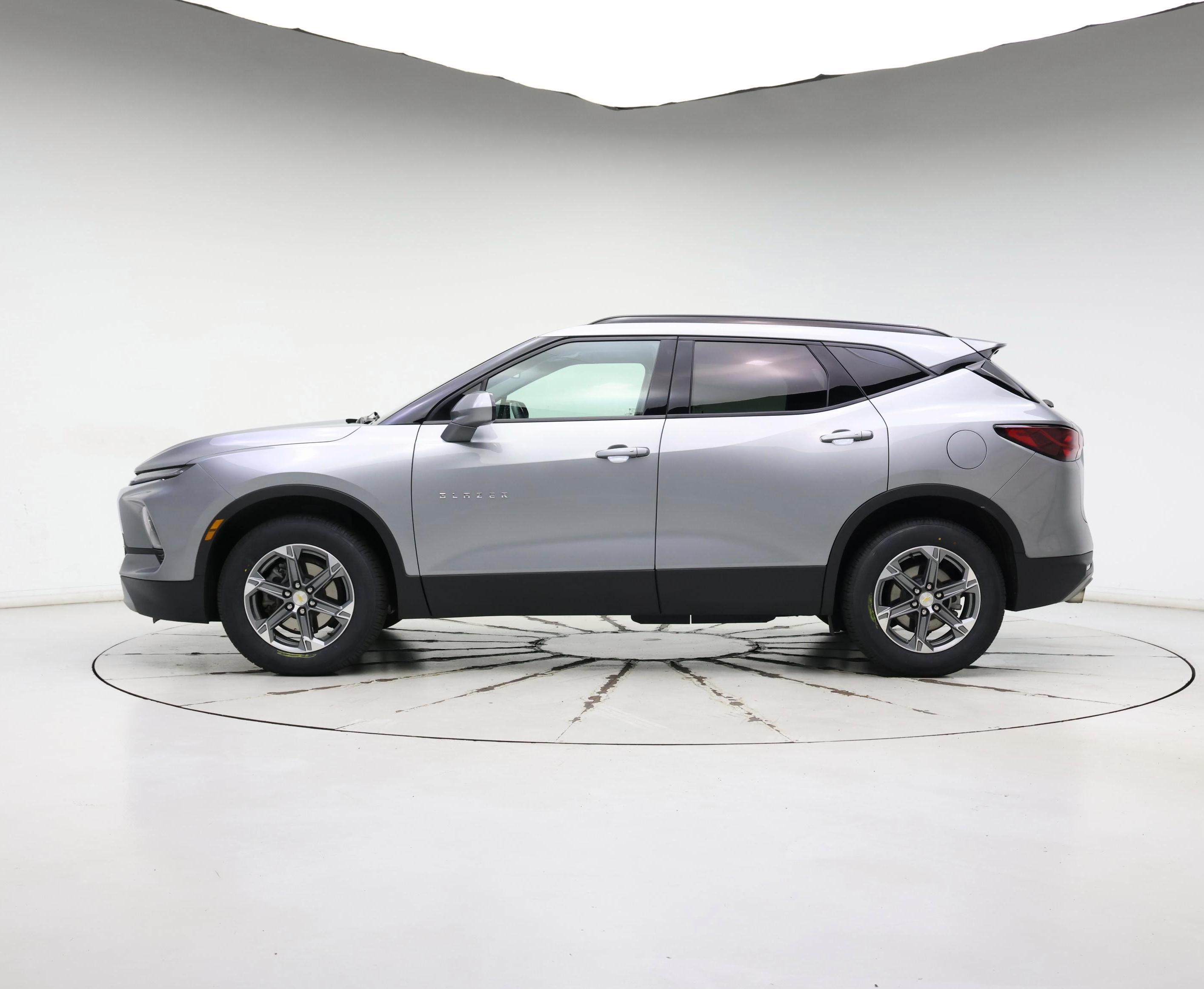 Thumbnail: 2023 Chevrolet Blazer - 3