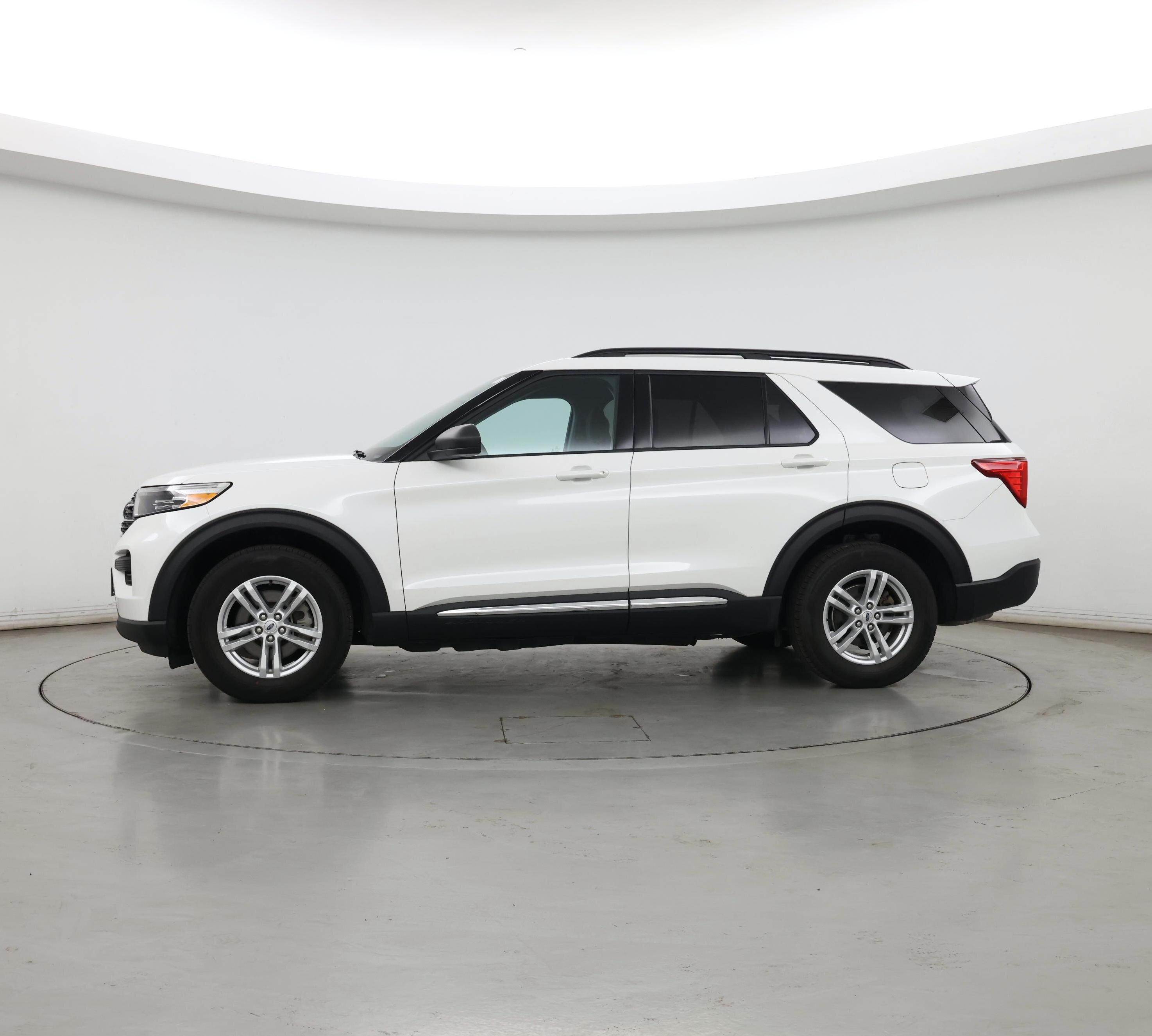Thumbnail: 2023 Ford Explorer - 3