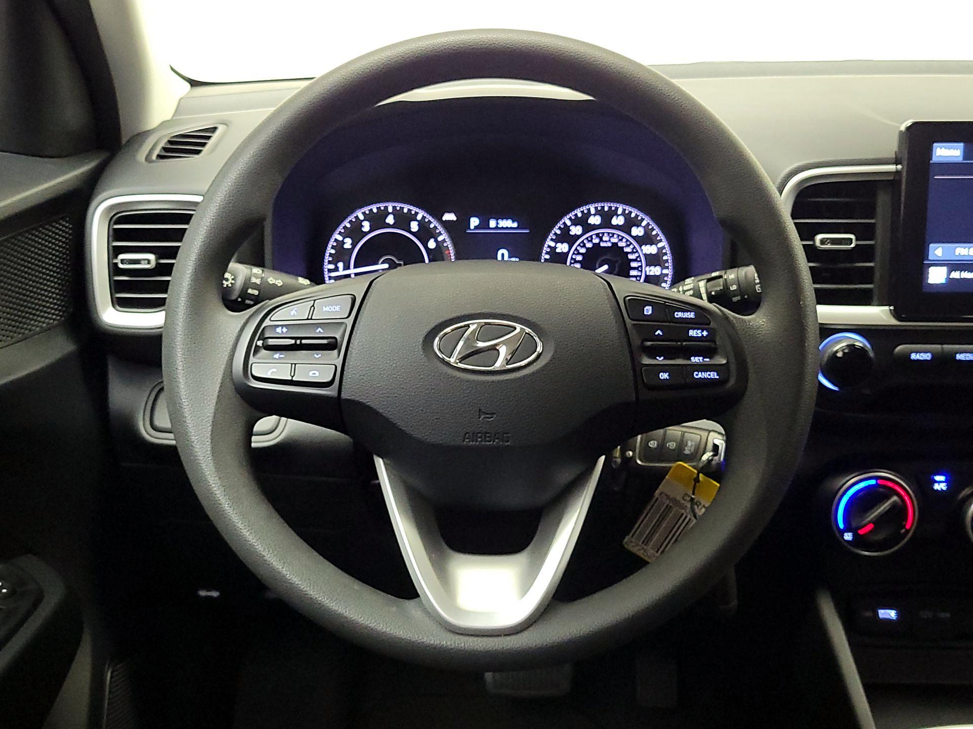 Thumbnail: 2022 Hyundai Venue - 10
