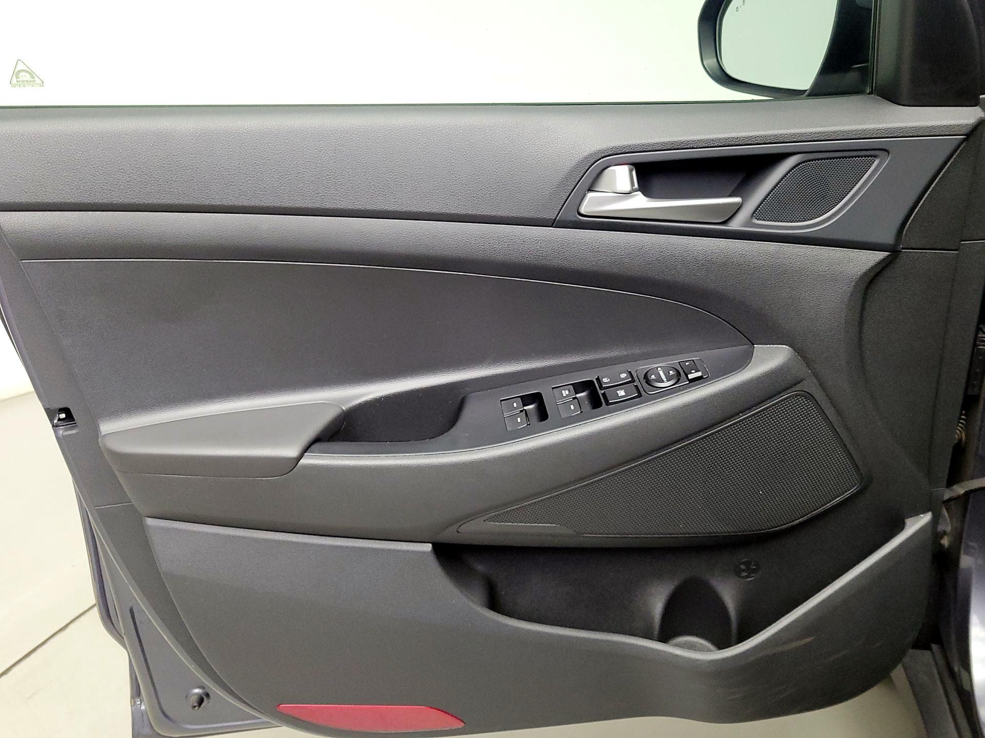 Thumbnail: 2019 Hyundai Tucson - 12